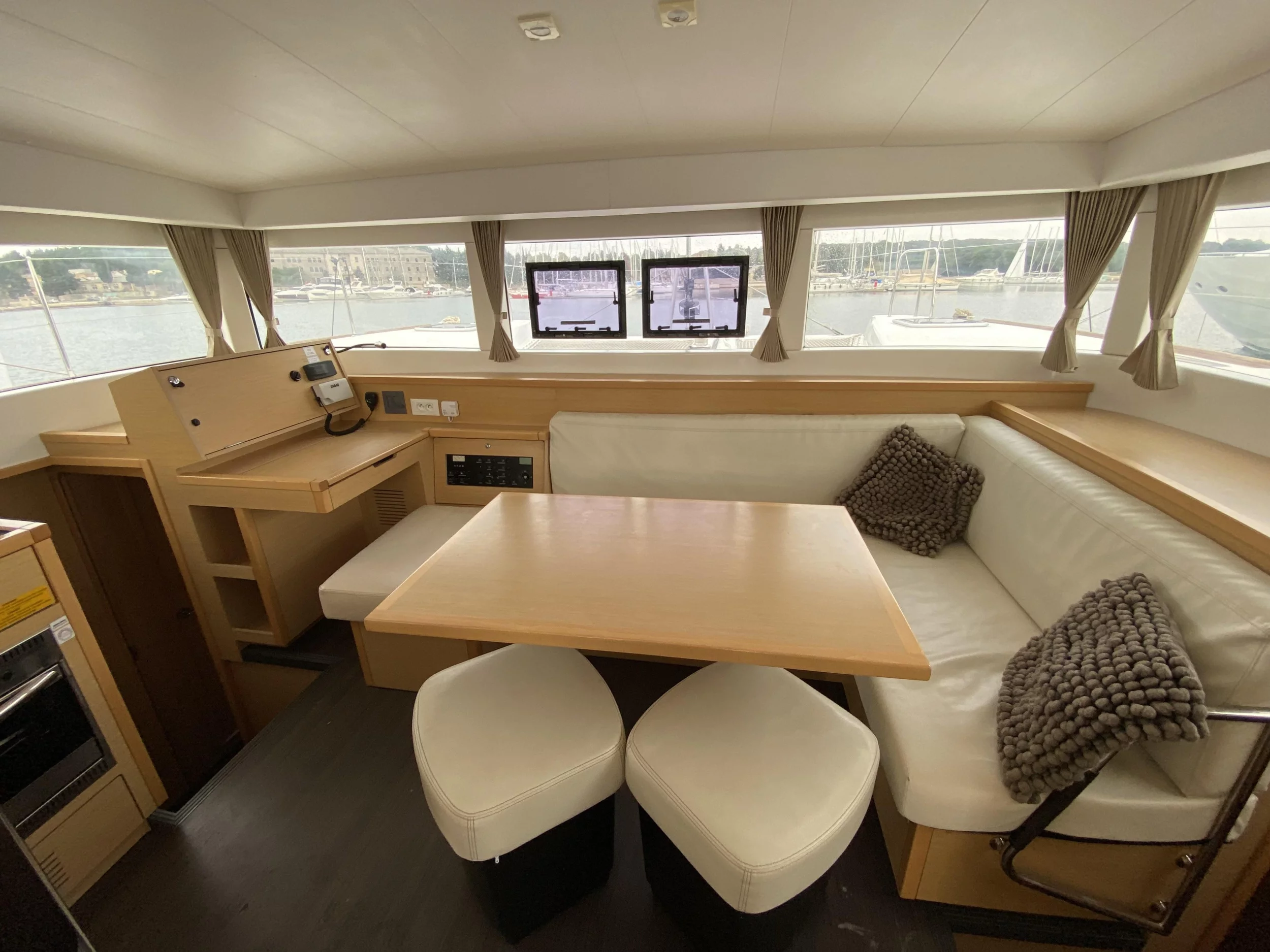 Lagoon 39 (NIRVANA) Interior image - 5