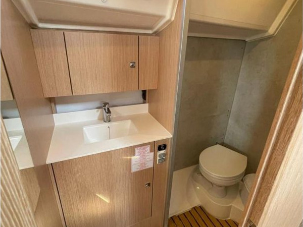 Photo #6 - Bavaria C42 (Donuha) in Marmaris - 18253