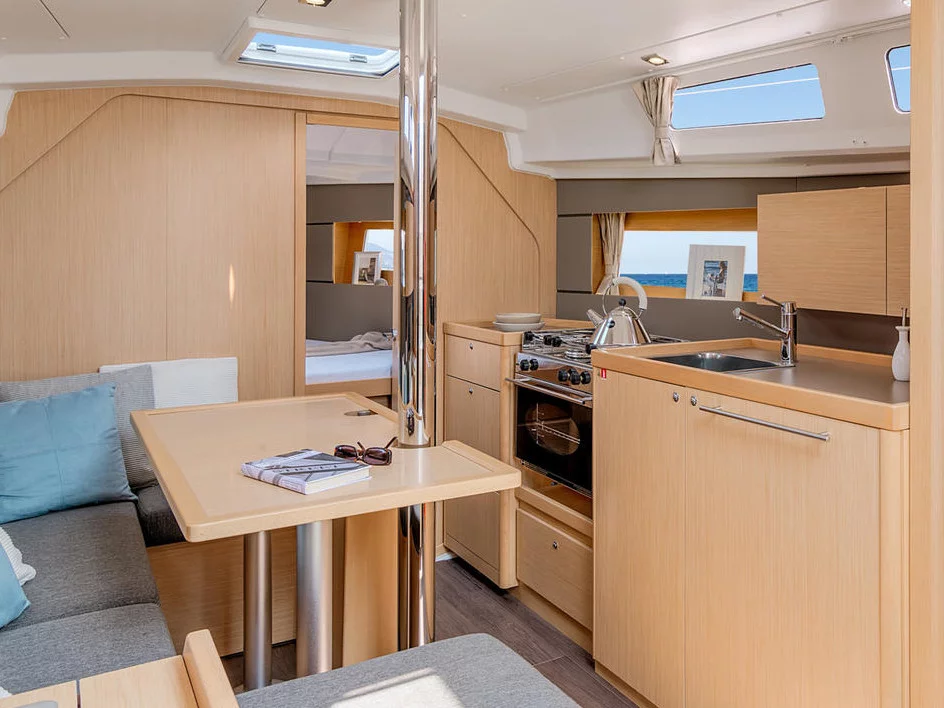 Oceanis 35 (Zomer) Interior image - 1