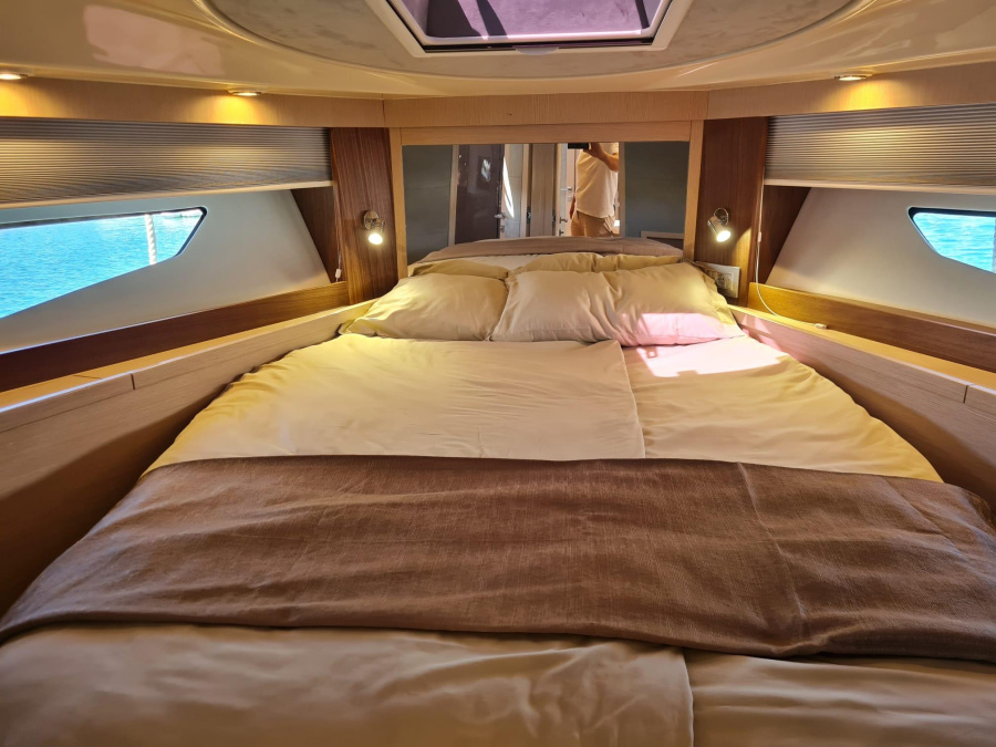 Interior image - 1