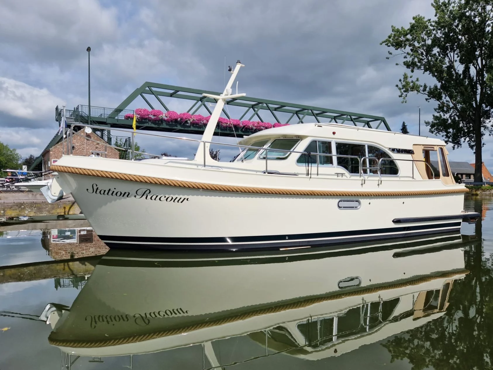 Linssen Grand Sturdy 30.0 Sedan (Station Racour)  - 4