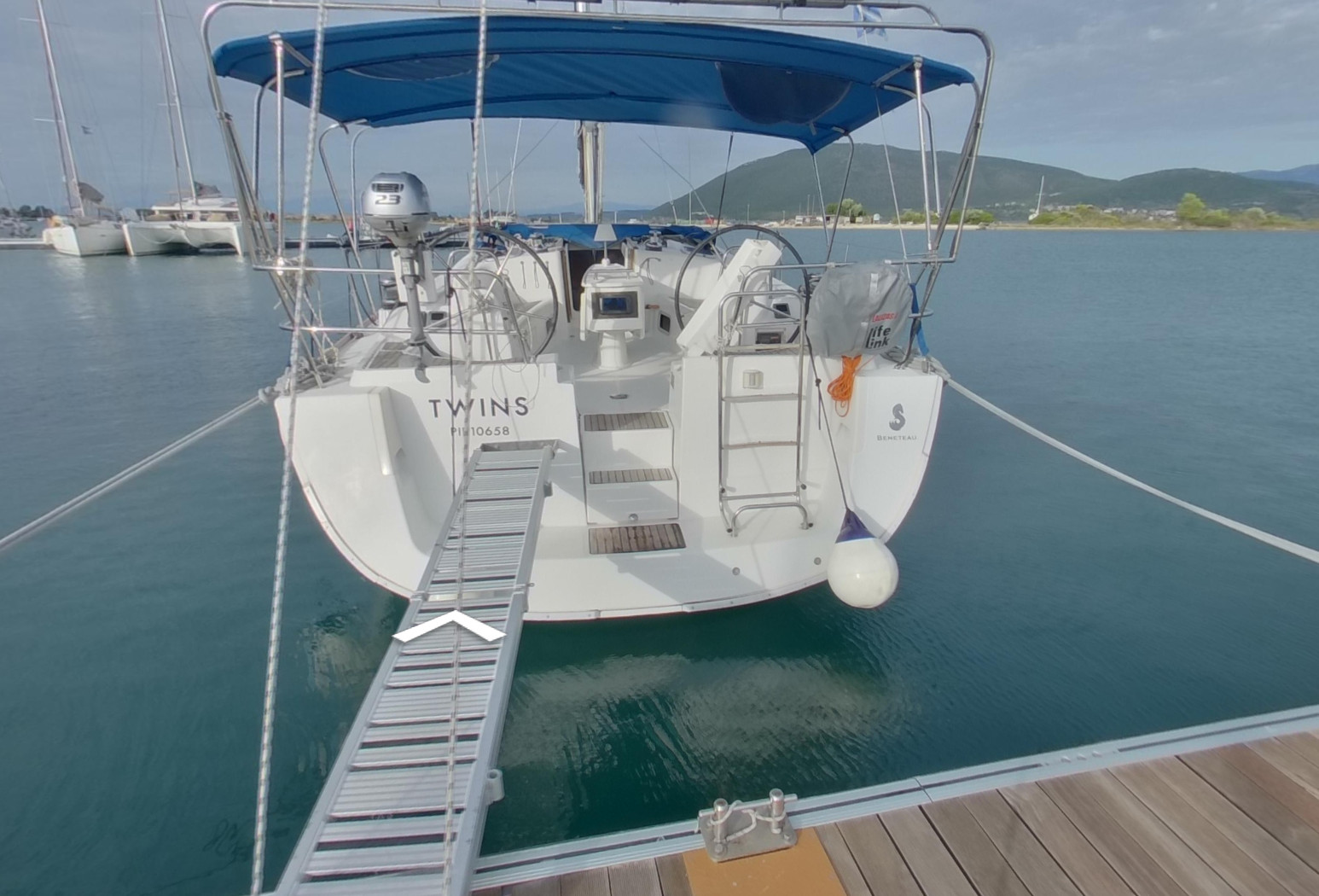 Photo #3 - Oceanis 43+ (Twins) en Lavrion - 17731