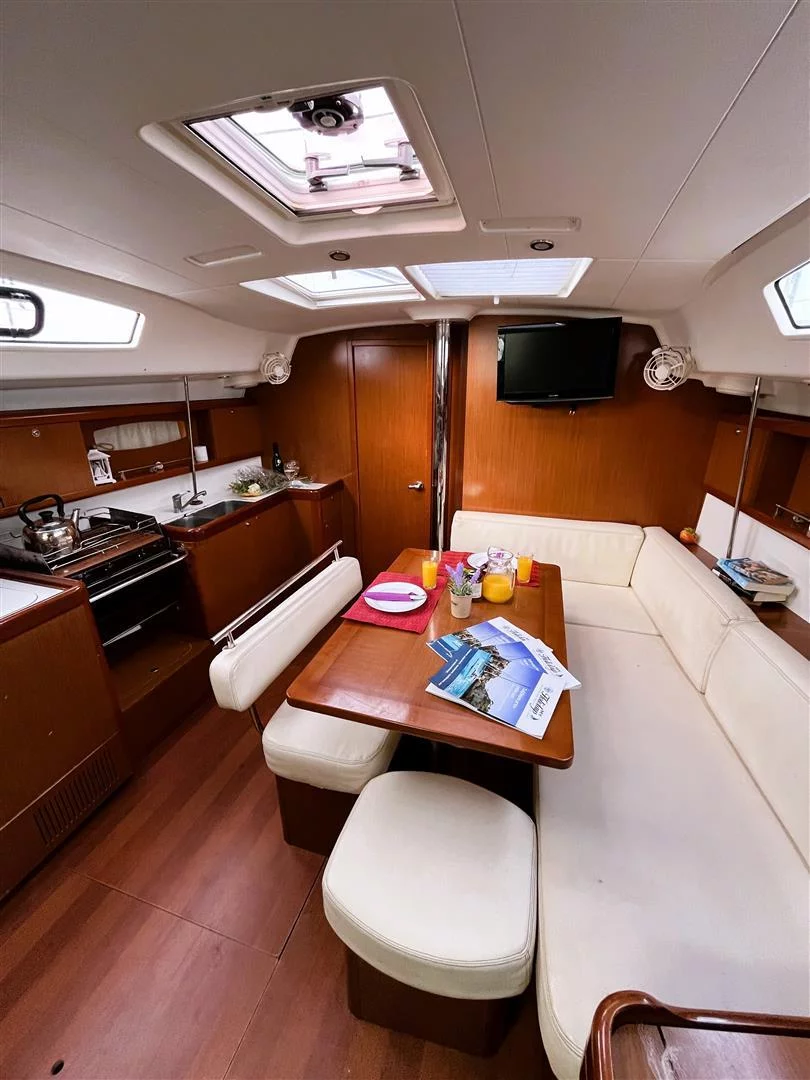 Oceanis 43+ (Twins)  - 14