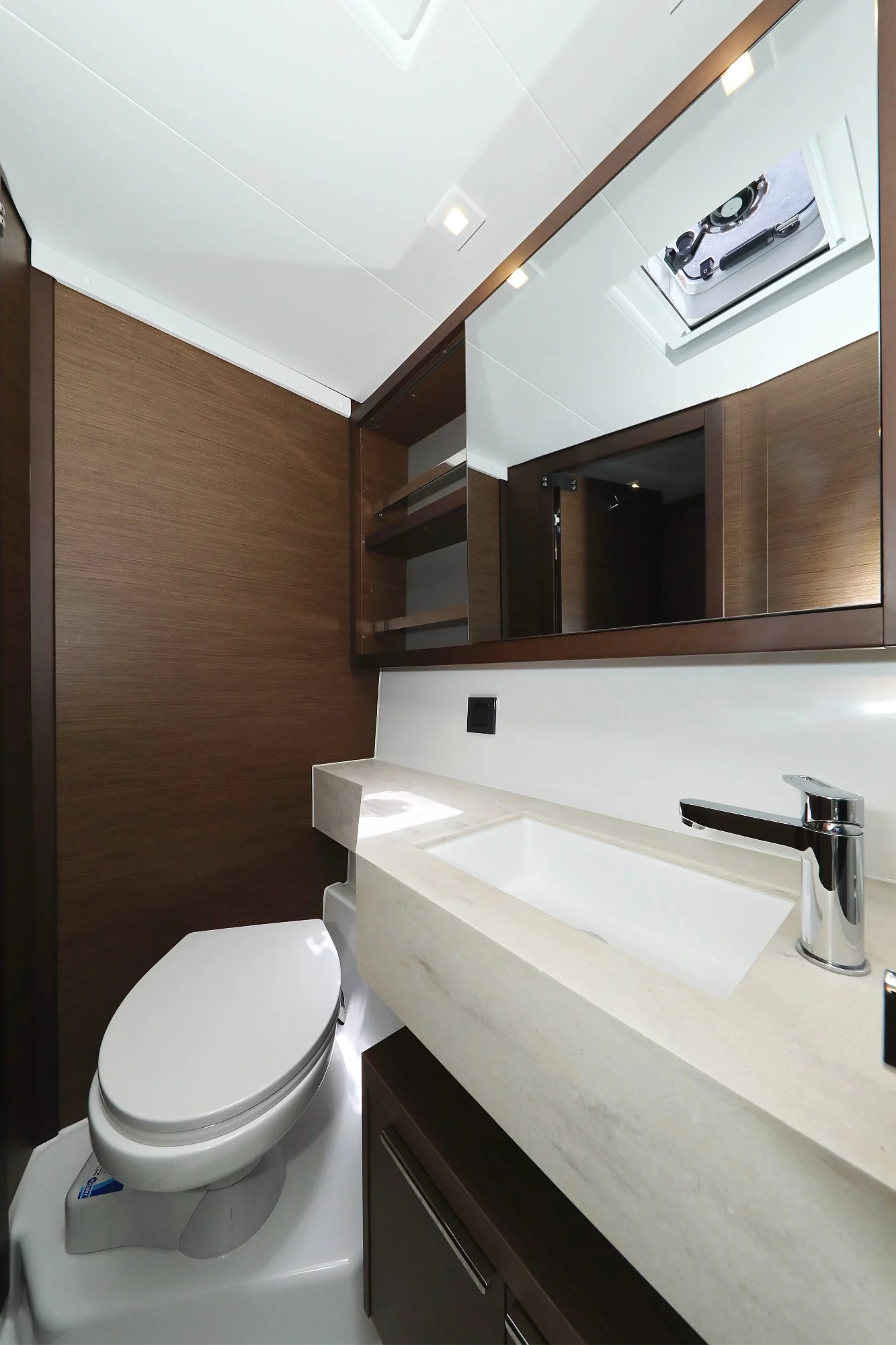 Lagoon 46 (WHITE PEARL)  - 28