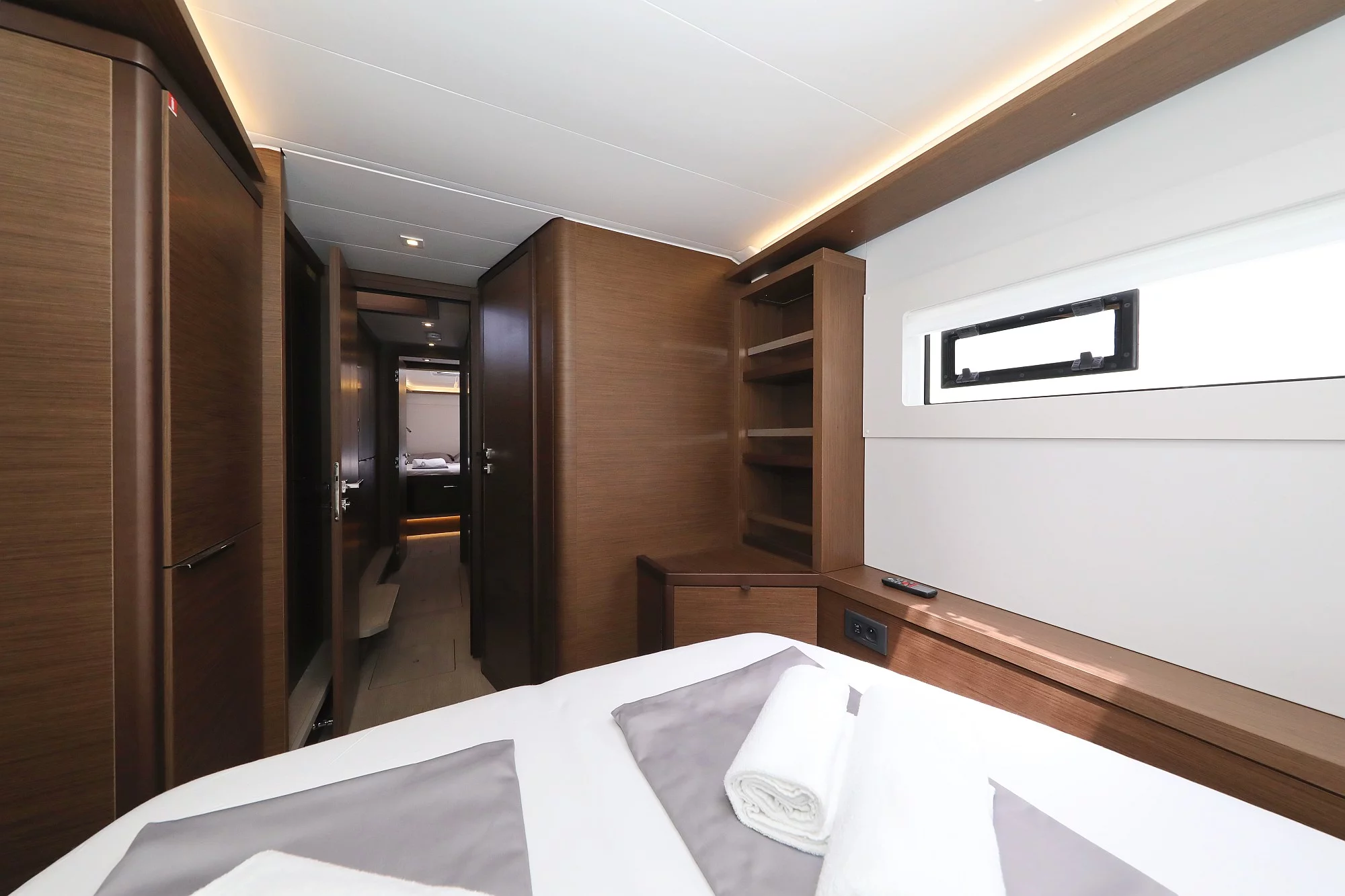 Lagoon 46 (WHITE PEARL)  - 16