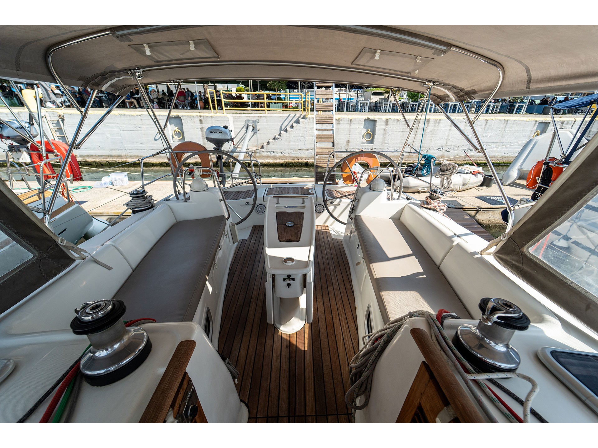 Beneteau Oceanis 43 — photo 1