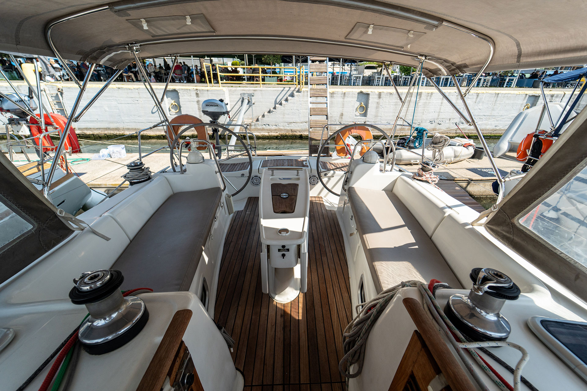 Beneteau Oceanis 43 — photo 3