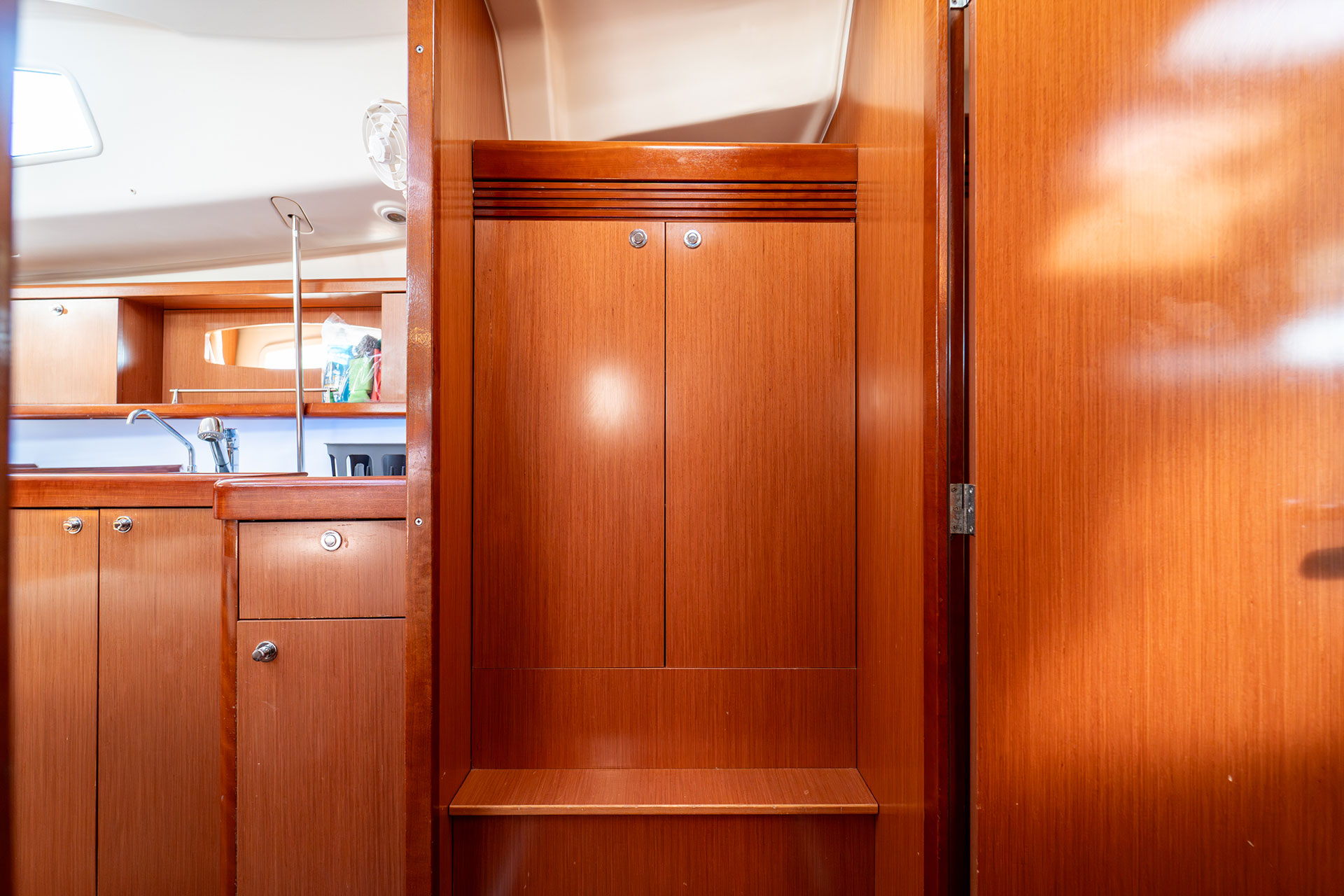 Beneteau Oceanis 43 — photo 12