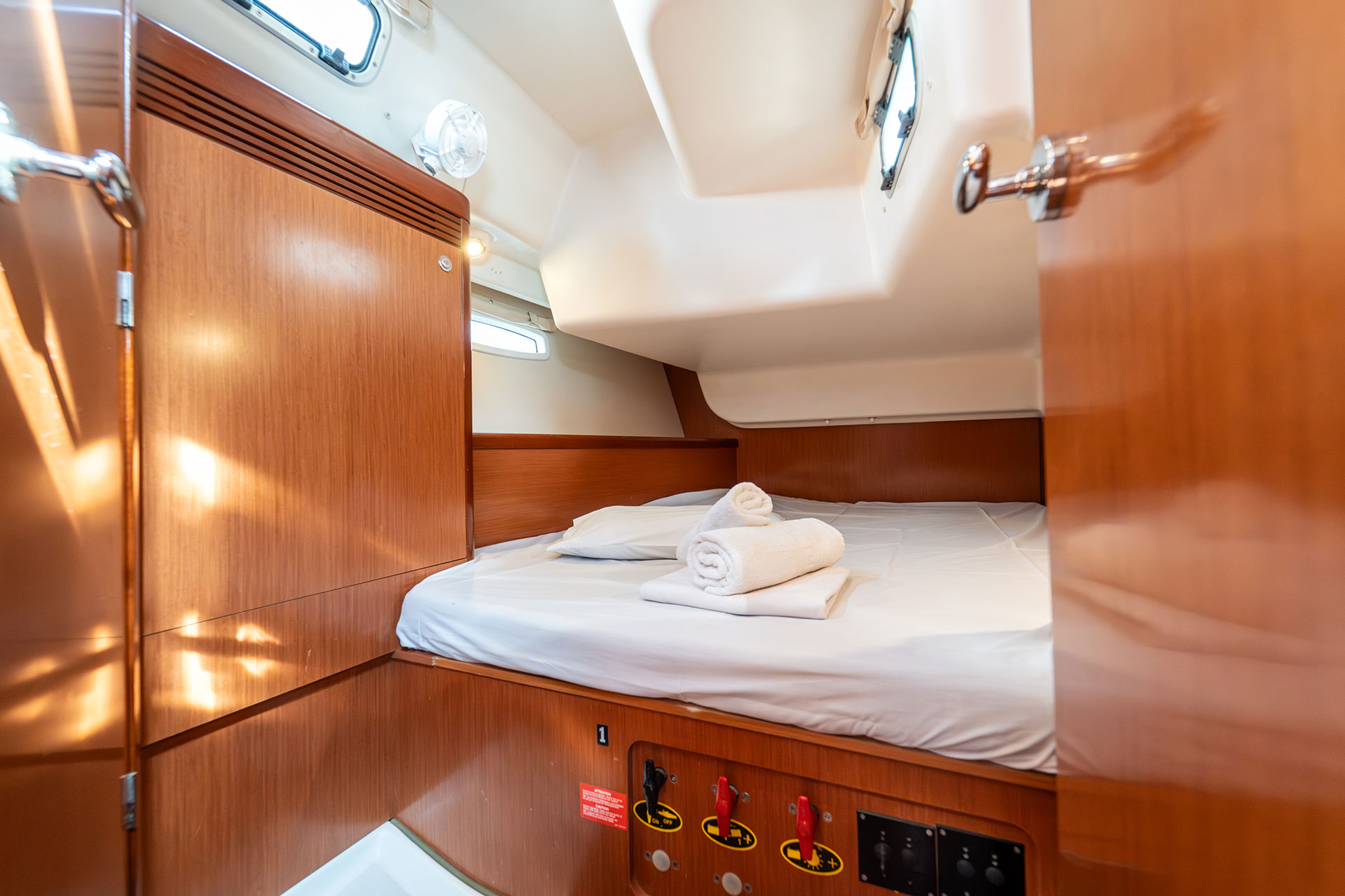 Beneteau Oceanis 43 — photo 17