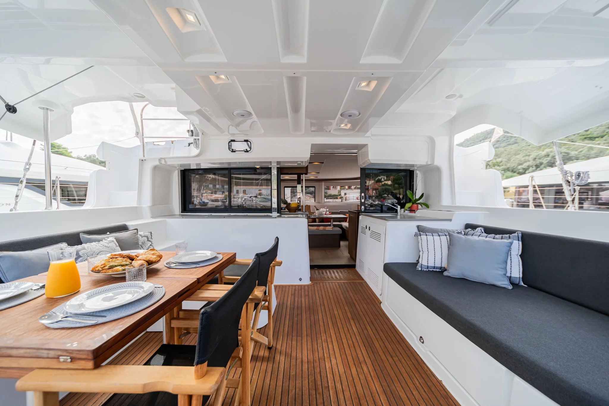 Lagoon 46 (Owner's version) (LINO)  - 24