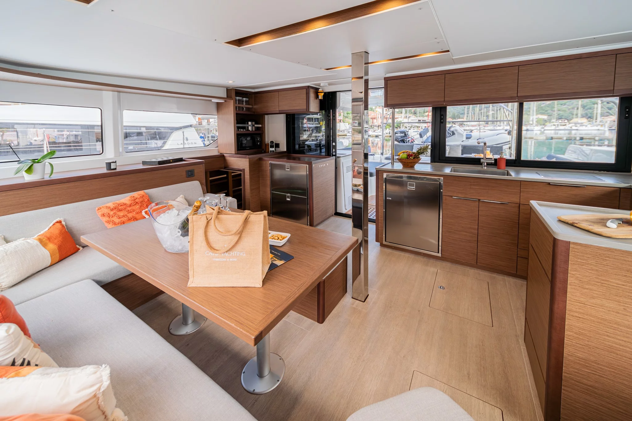 Lagoon 46 (Owner's version) (LINO)  - 25
