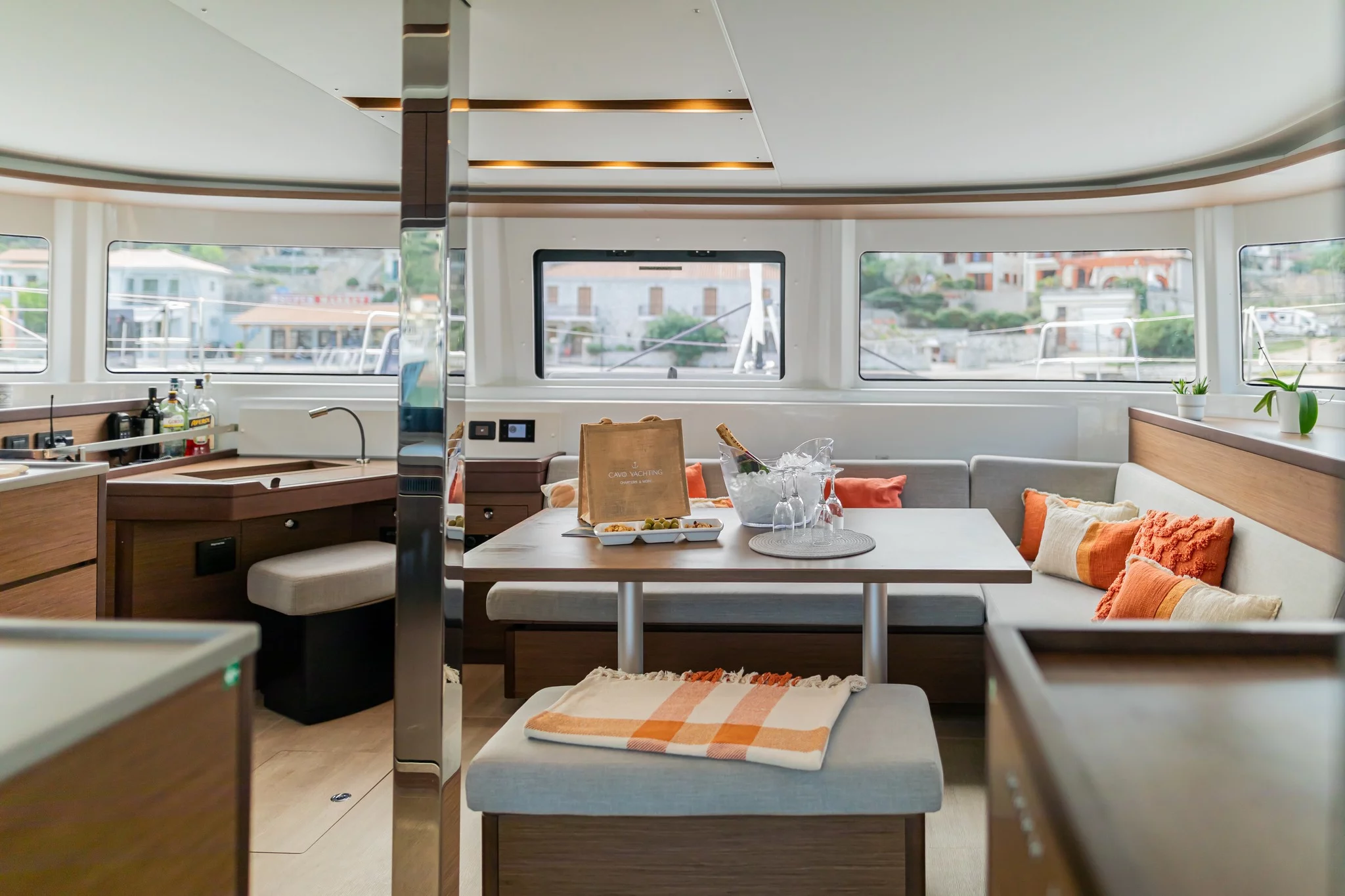 Lagoon 46 (Owner's version) (LINO)  - 11