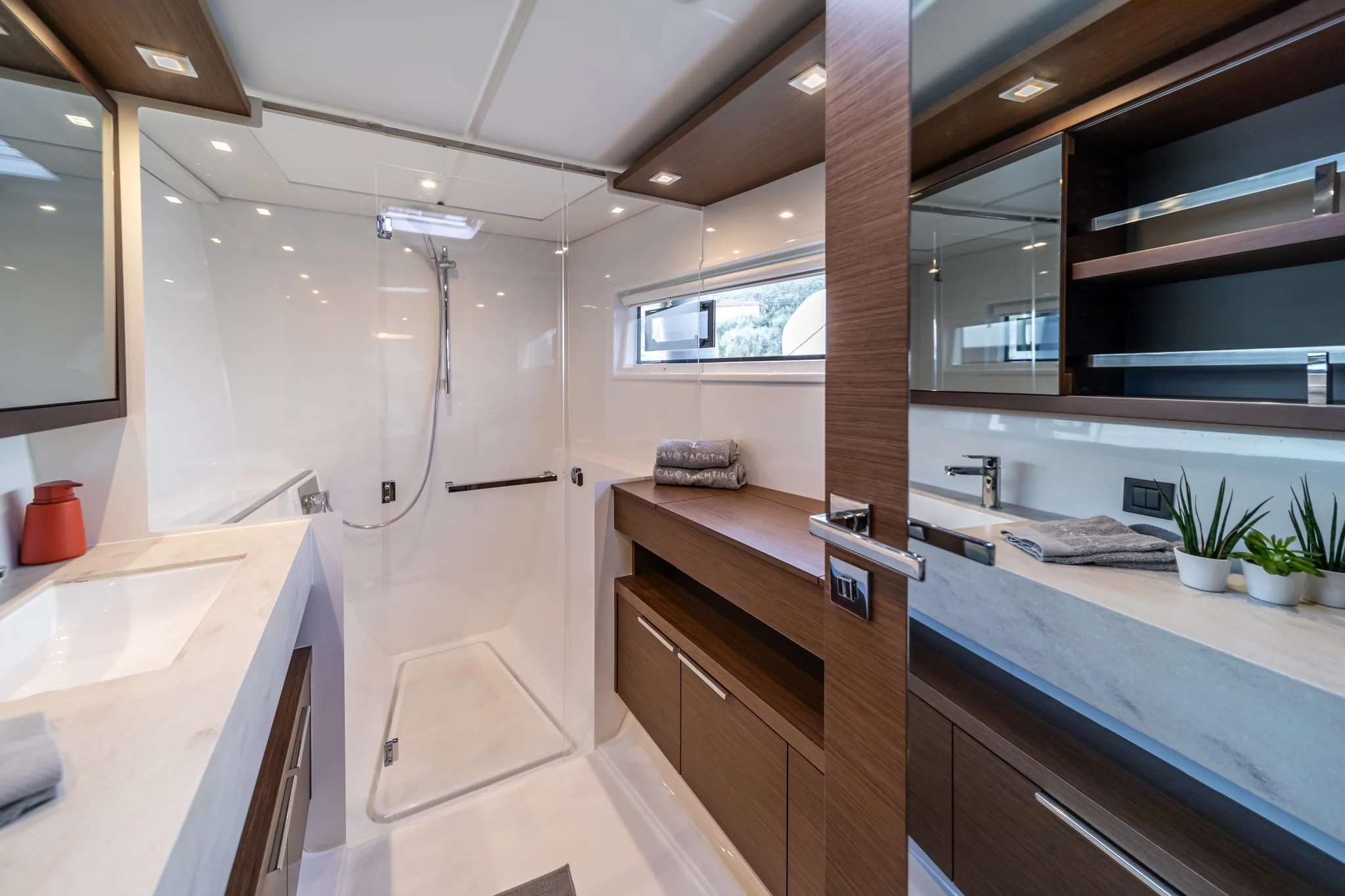 Lagoon 46 (Owner's version) (LINO)  - 27