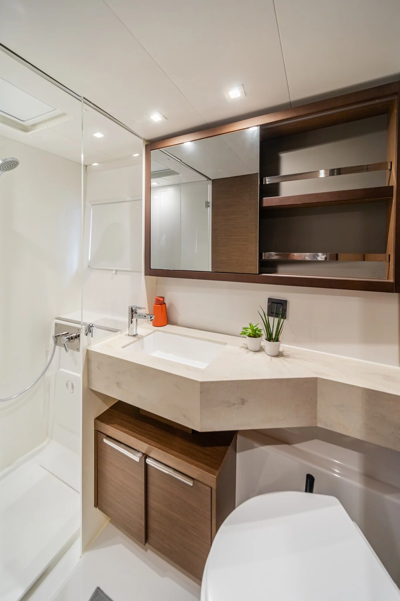 Lagoon 46 (Owner's version) (LINO)  - 16