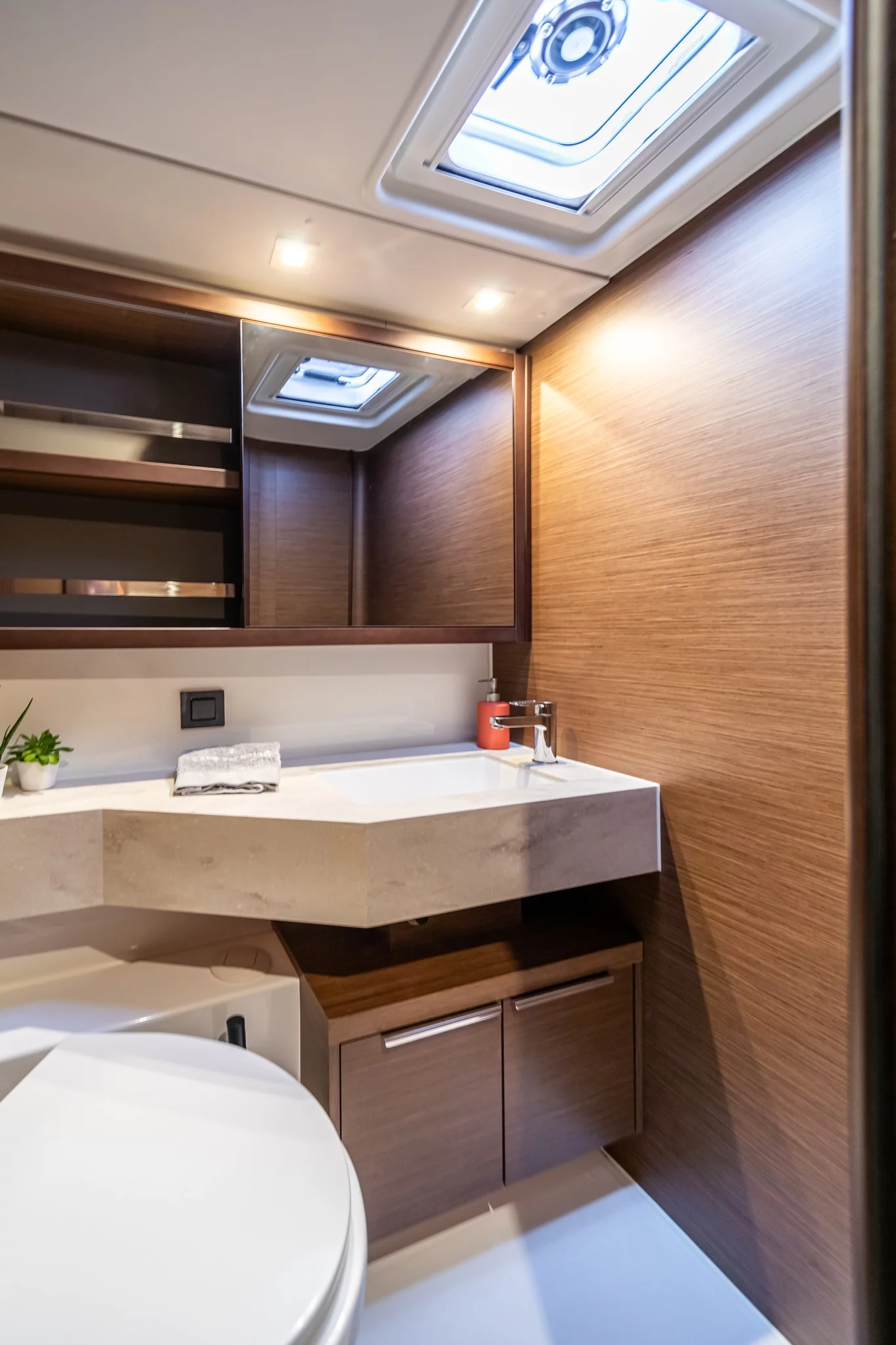 Lagoon 46 (Owner's version) (LINO)  - 35