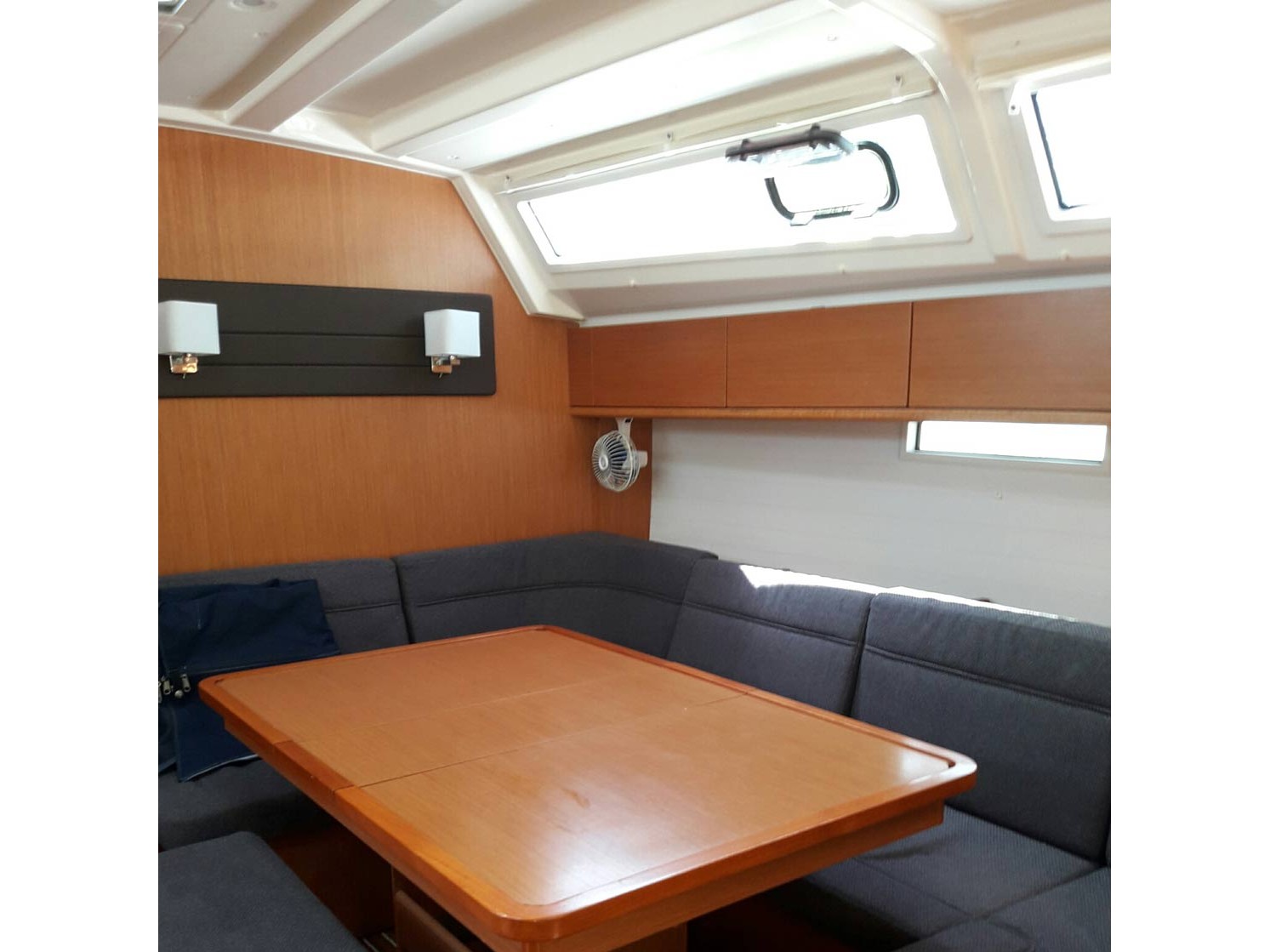 Bavaria 46 — photo 3