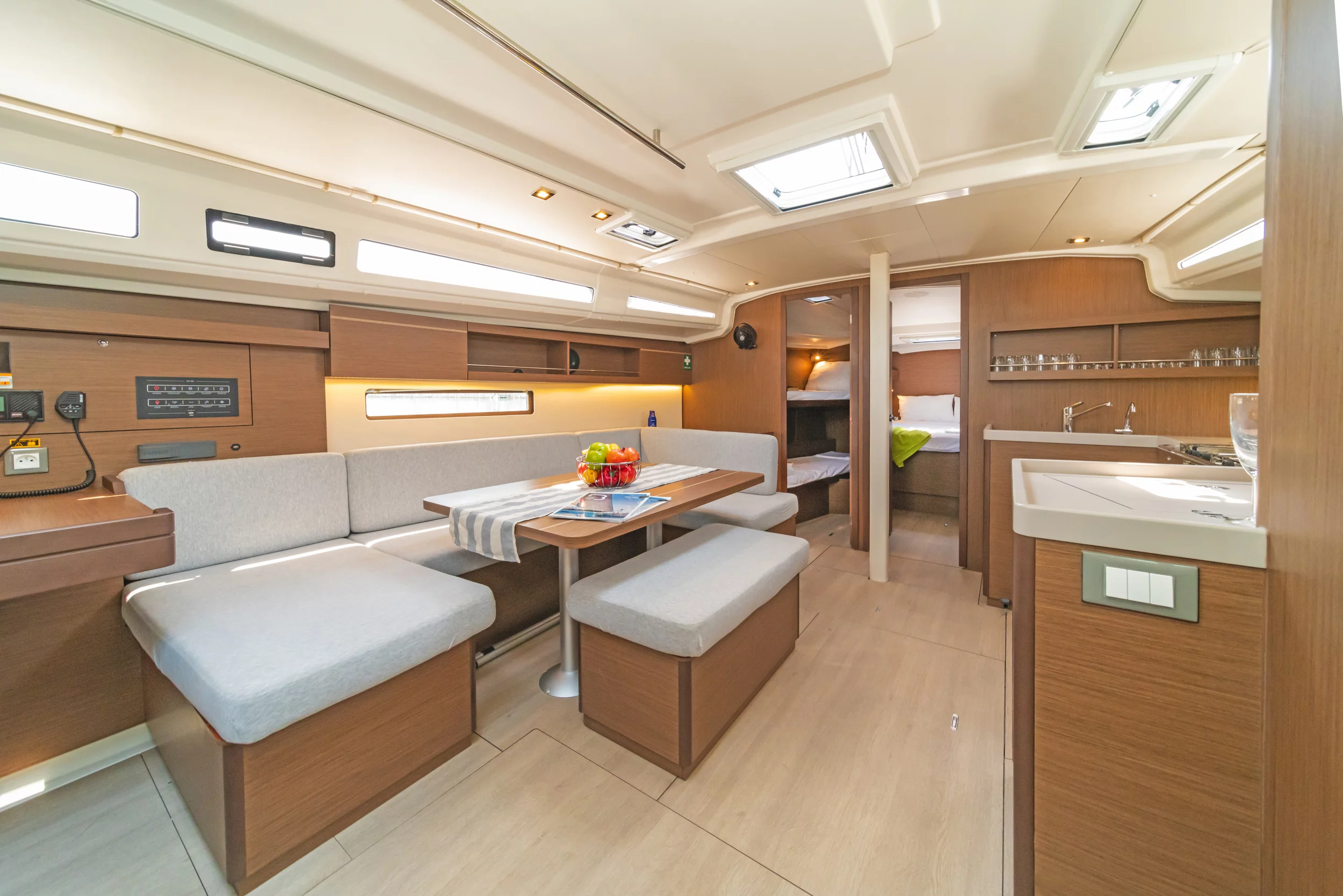 Oceanis 40.1 (3+1 cab) (Roza)  - 6