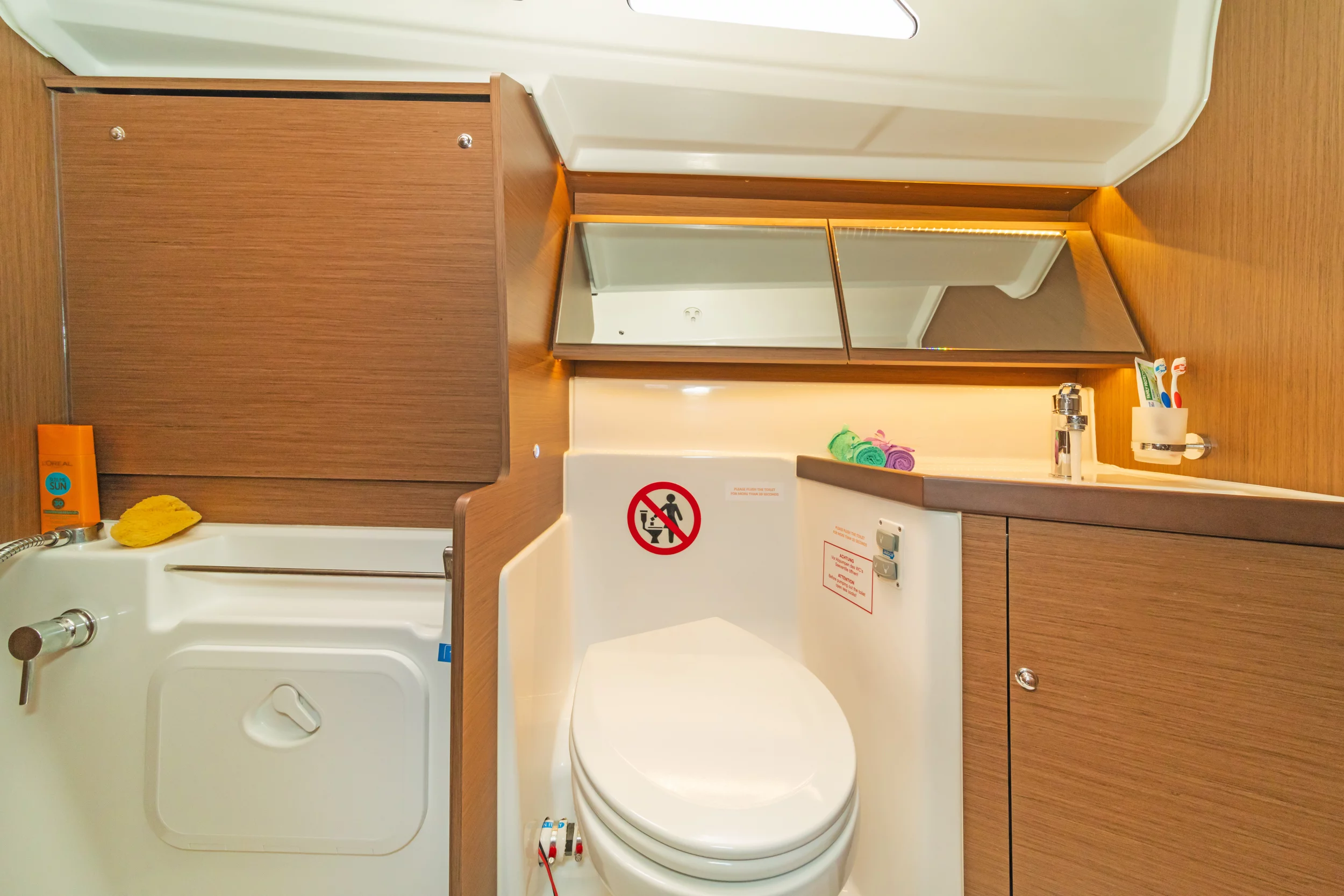 Oceanis 40.1 (3+1 cab) (Roza)  - 3