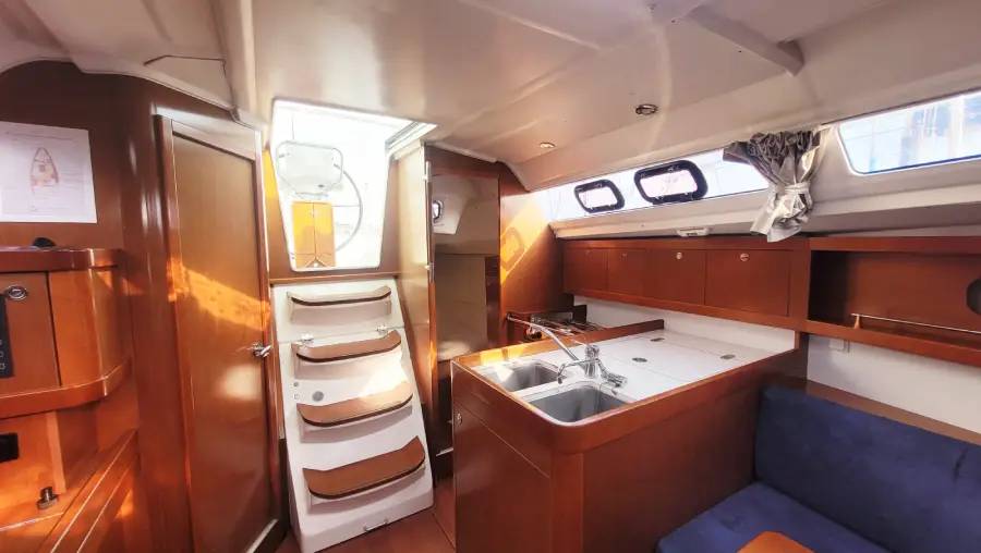 Photo #14 - Oceanis 31 (DL) (Perig) in Saint-Quay-Portrieux - 22828