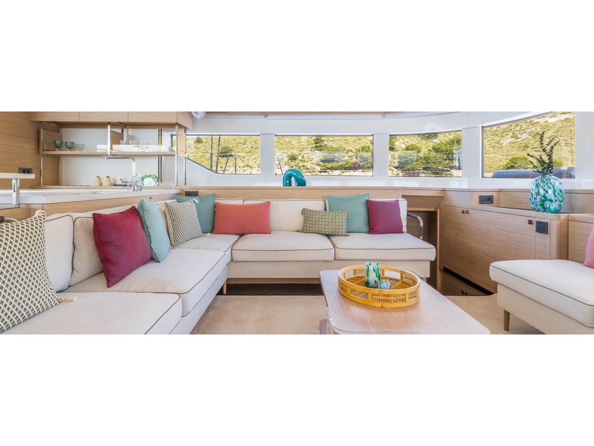 Lagoon 60 — photo 15