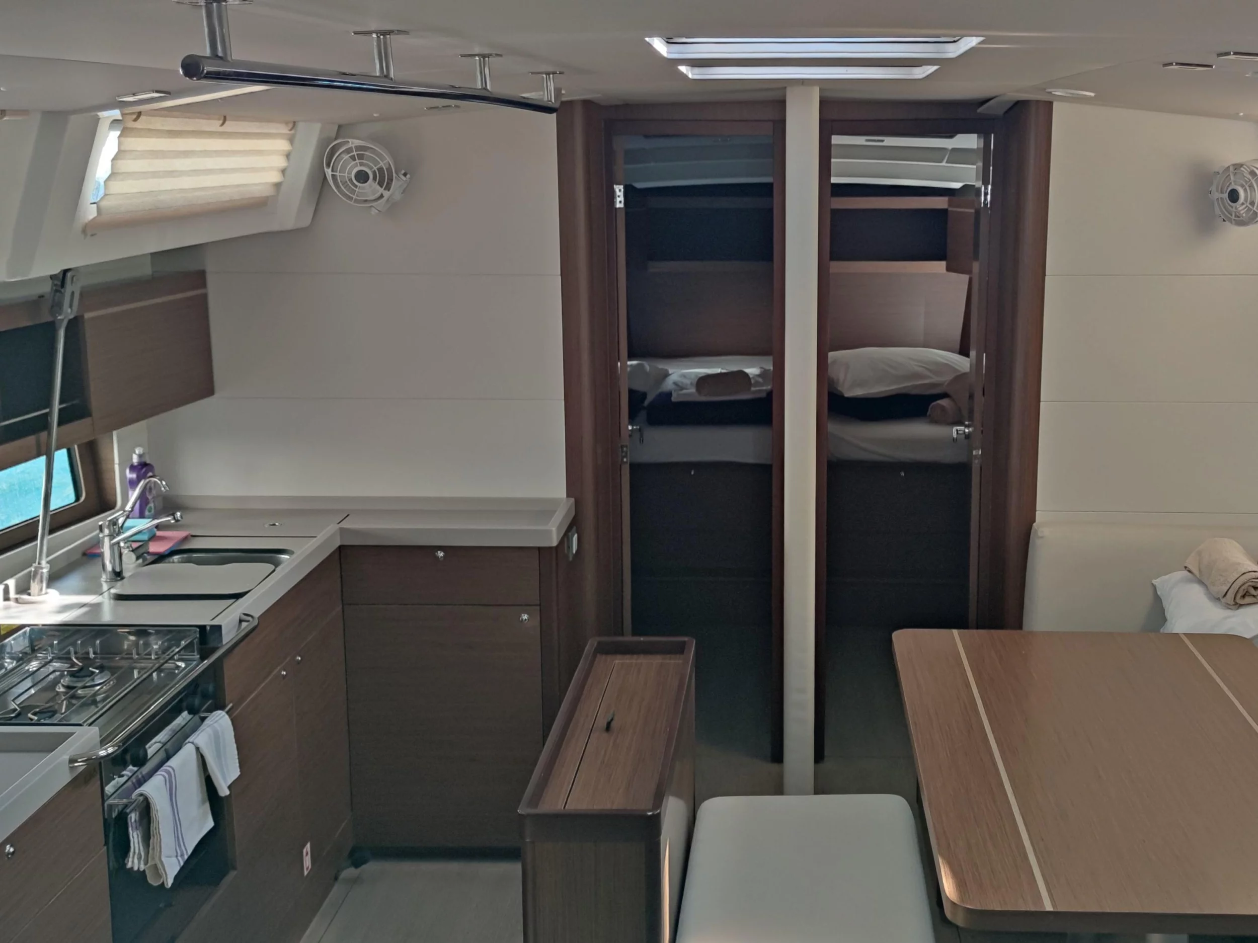 Oceanis 46.1 (Everest) Interior image - 11