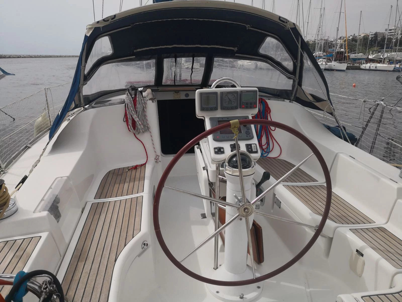 Beneteau 393 (Andromeda)  - 13