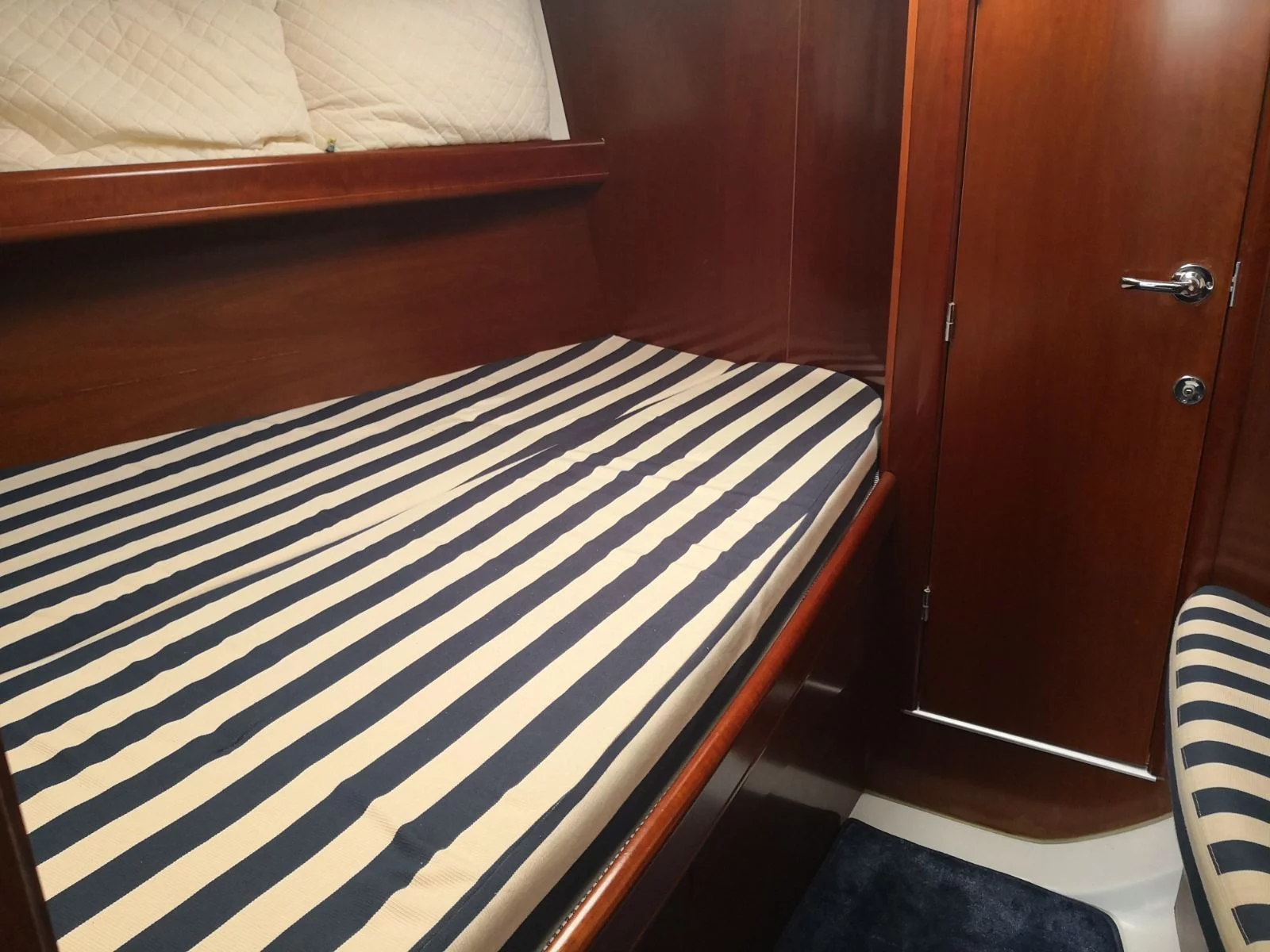 Beneteau 393 (Andromeda)  - 11