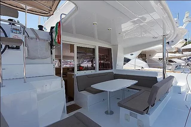 Lagoon 400 S2 (IRIS)  - 4