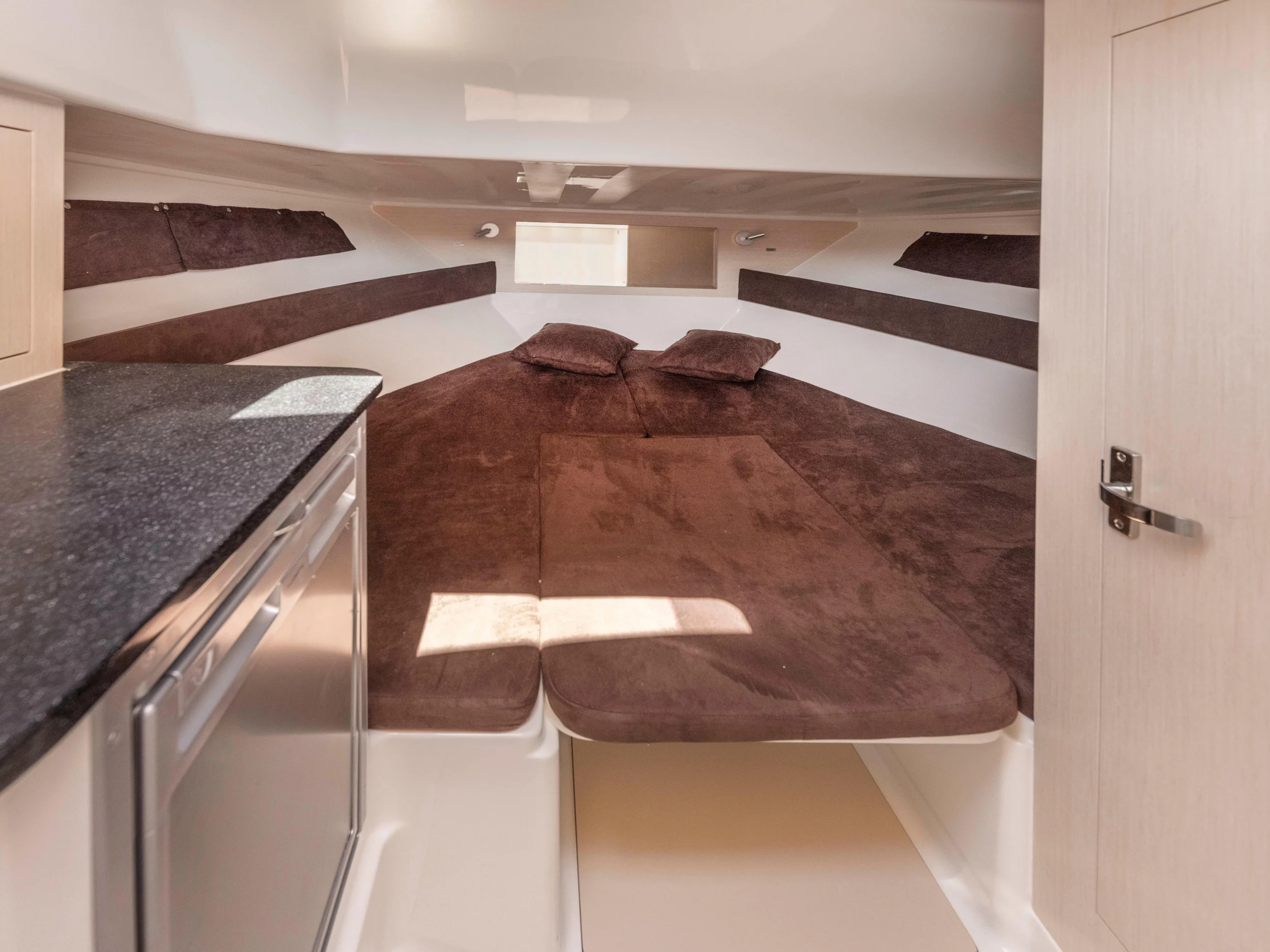 Atlantic 730 Suncruiser (275321ML) Interior image - 3