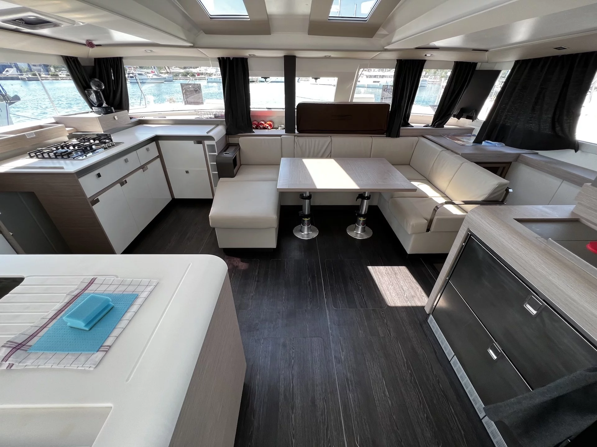 Elba 45 (Angie) Interior image - 19
