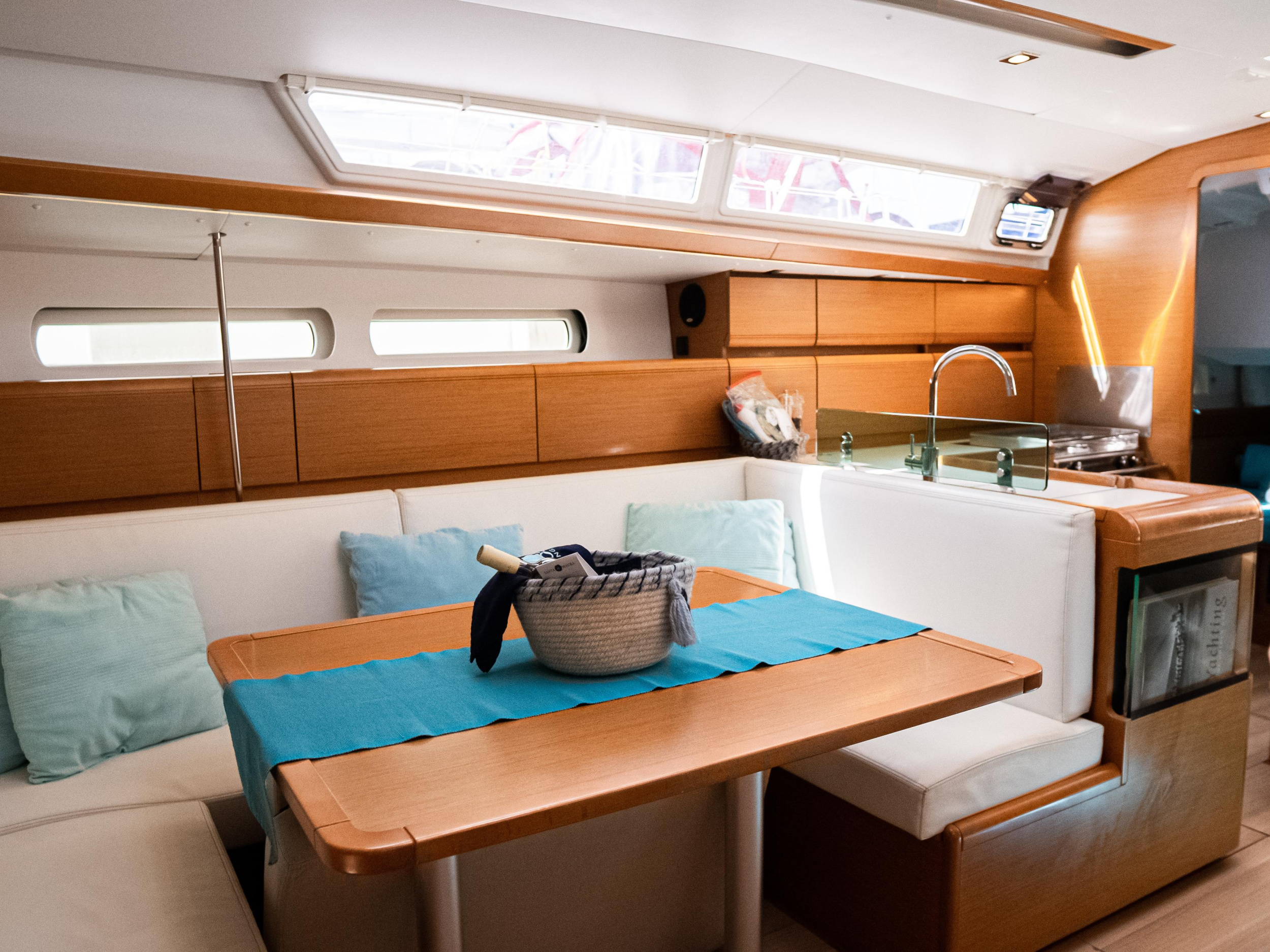 Photo #7 - Sun Odyssey 419 (IZZI Boat location in LEFKAS MARINA, D-marin) en Lefkada - 12152