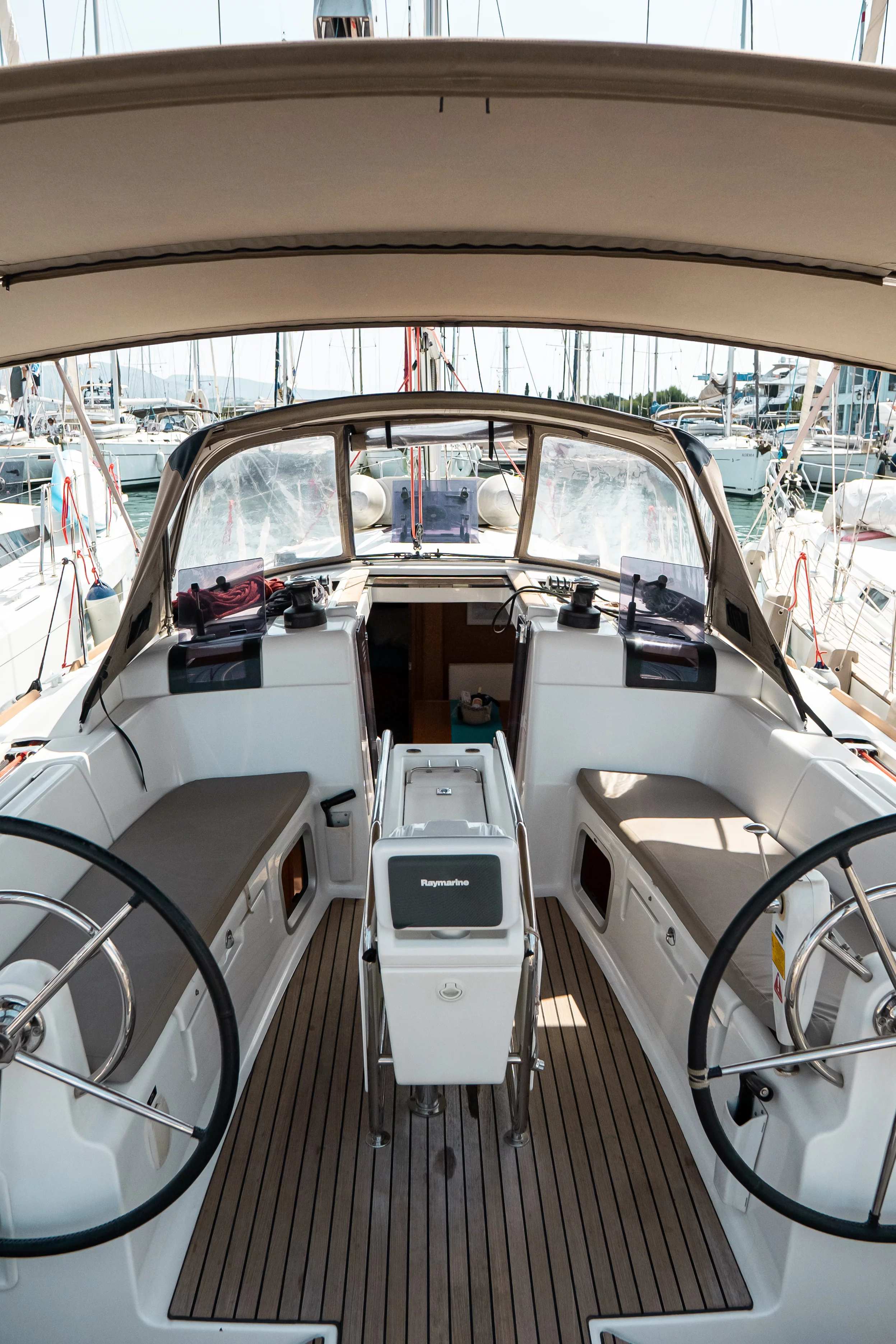 Sun Odyssey 419 (IZZI Boat location in LEFKAS MARINA, D-marin)  - 5