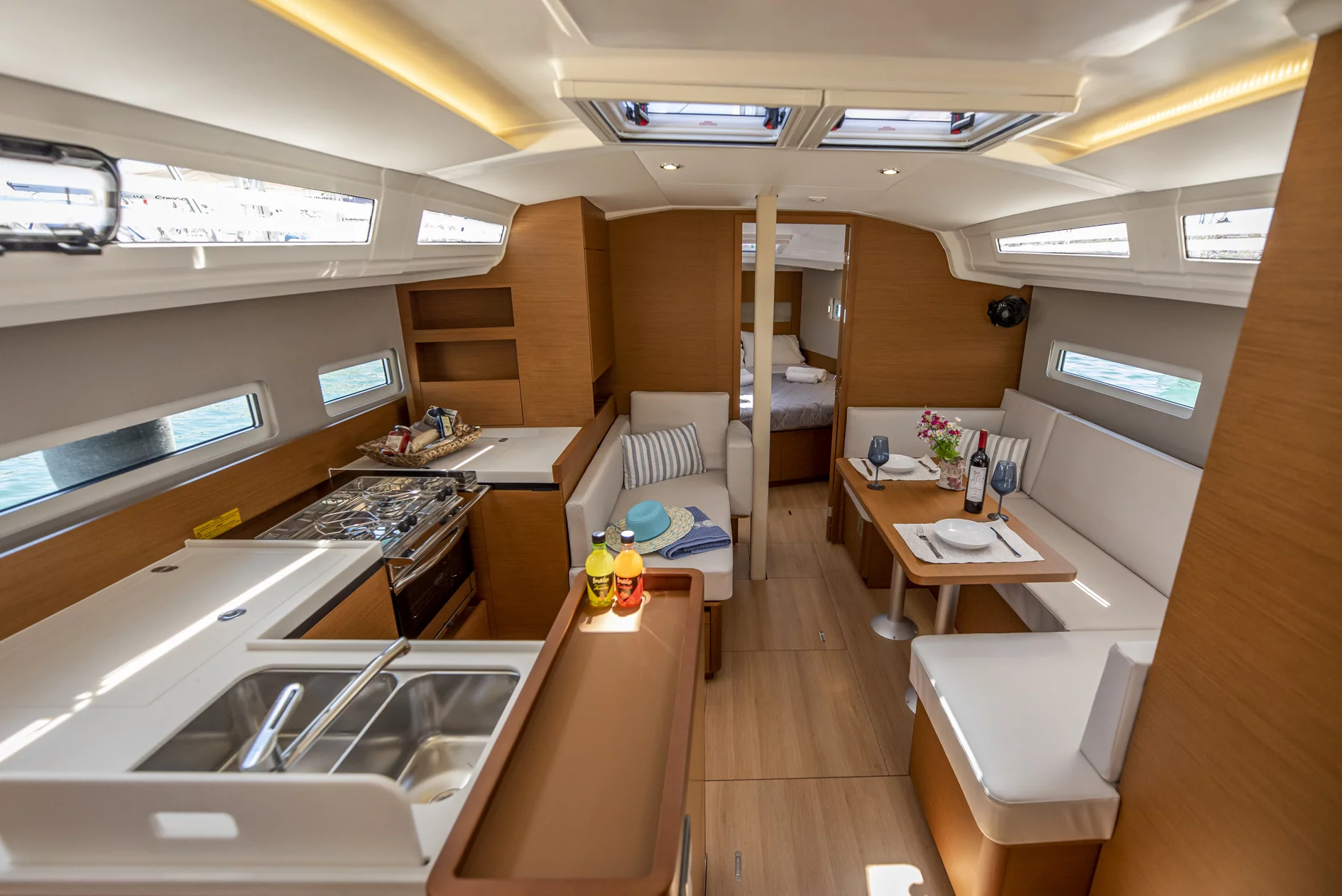 Sun Odyssey 410 (Garfish)  - 11