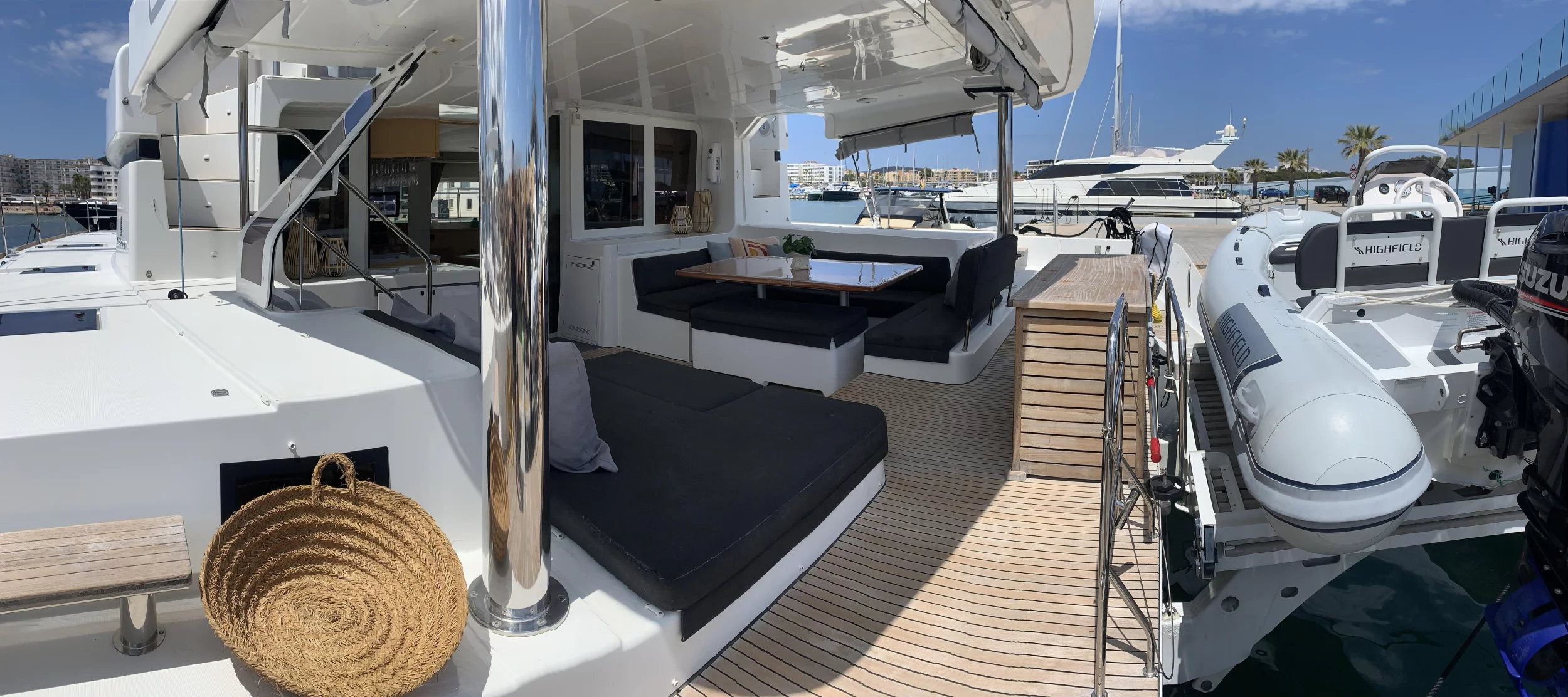 Lagoon 52F ( + crew) (GOA 10)  - 11