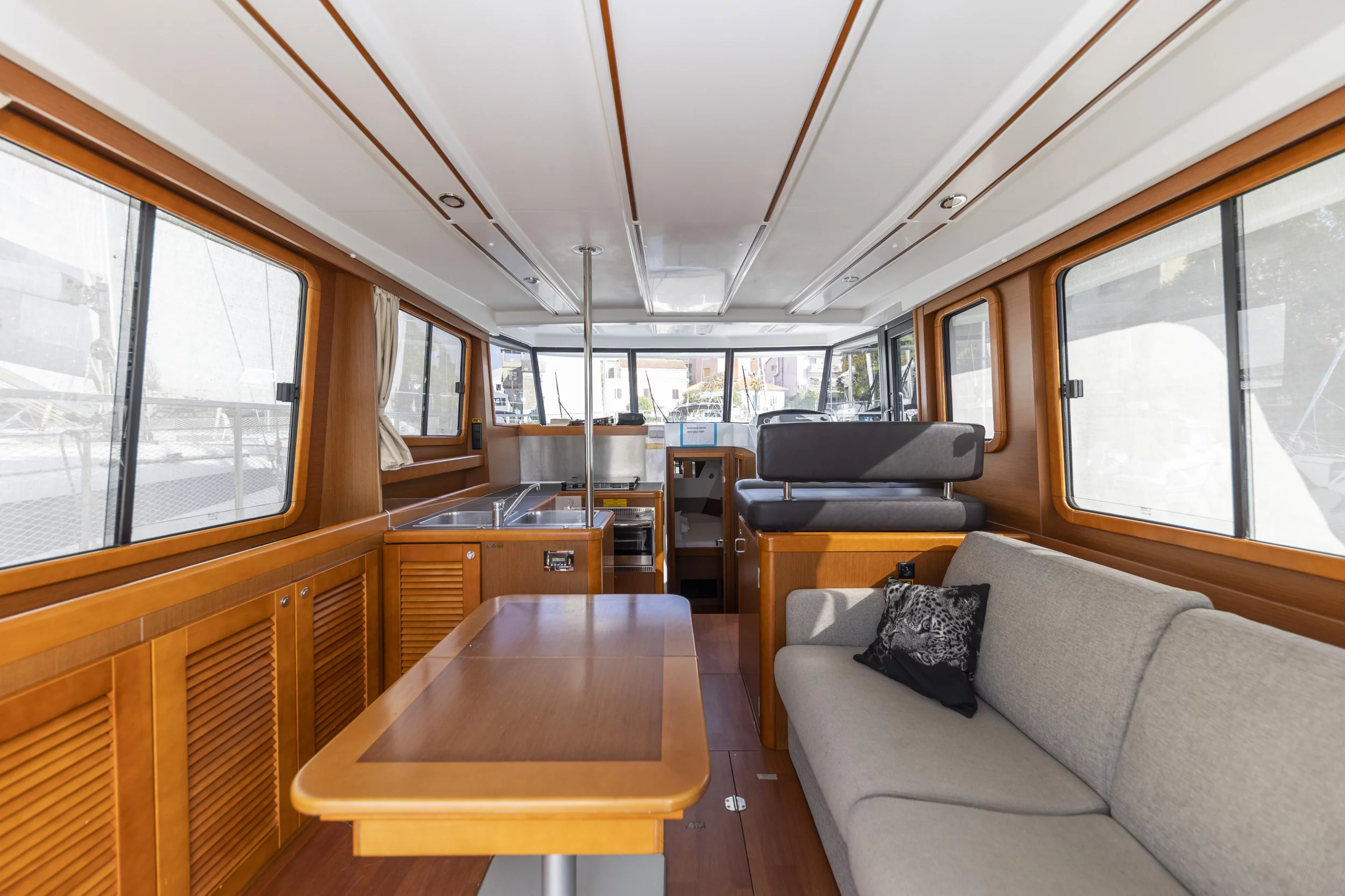 Swift Trawler 34 Fly (Blue Sky)  - 5
