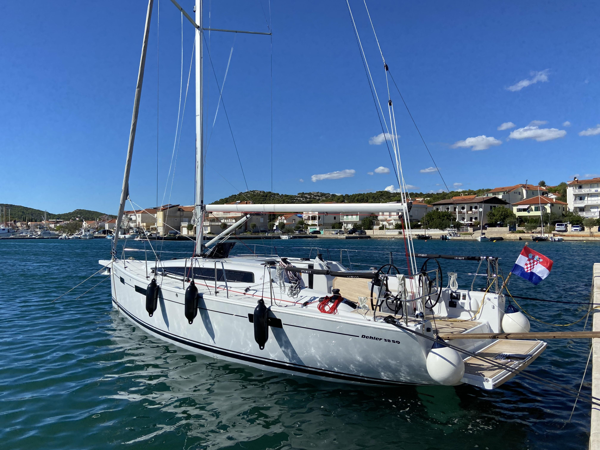 Photo #6 - Dehler 38 SQ (Blue Eye) en Murter - 18865