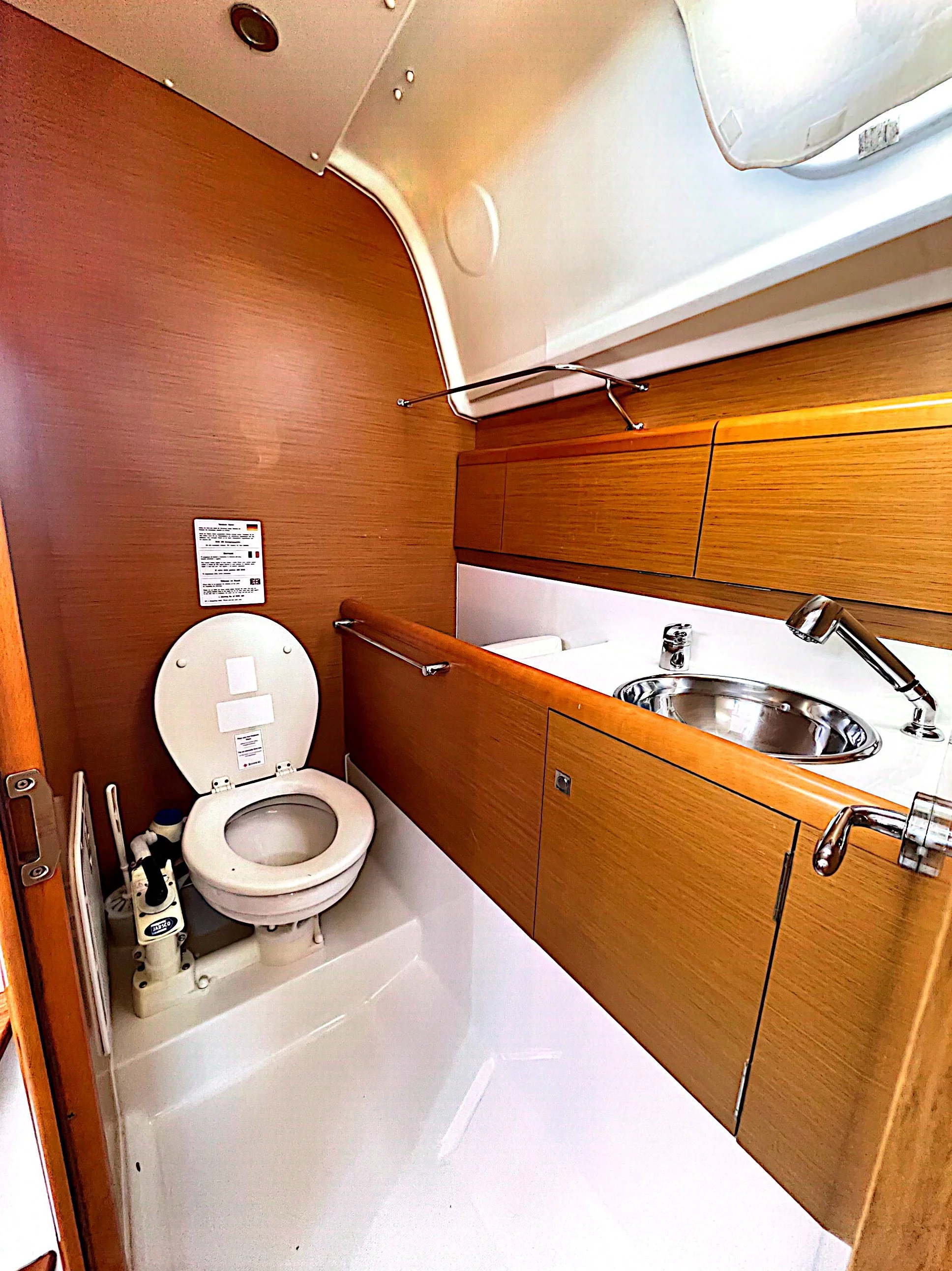 Sun Odyssey 33i (NENA)  - 9