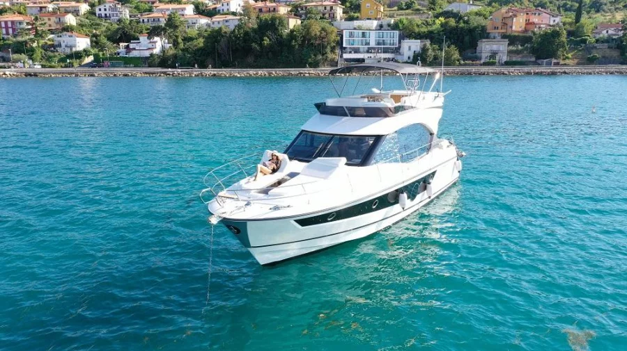 Monte Carlo 52 (Nora)  - 24