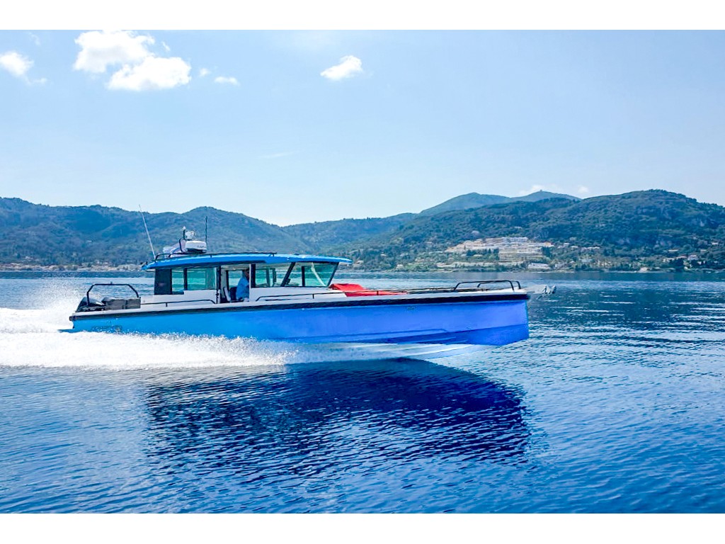 Photo #1 - Axopar 37 XC Cross Cabin (1 cabin) (TRAVERSO) en Corfou - 61392