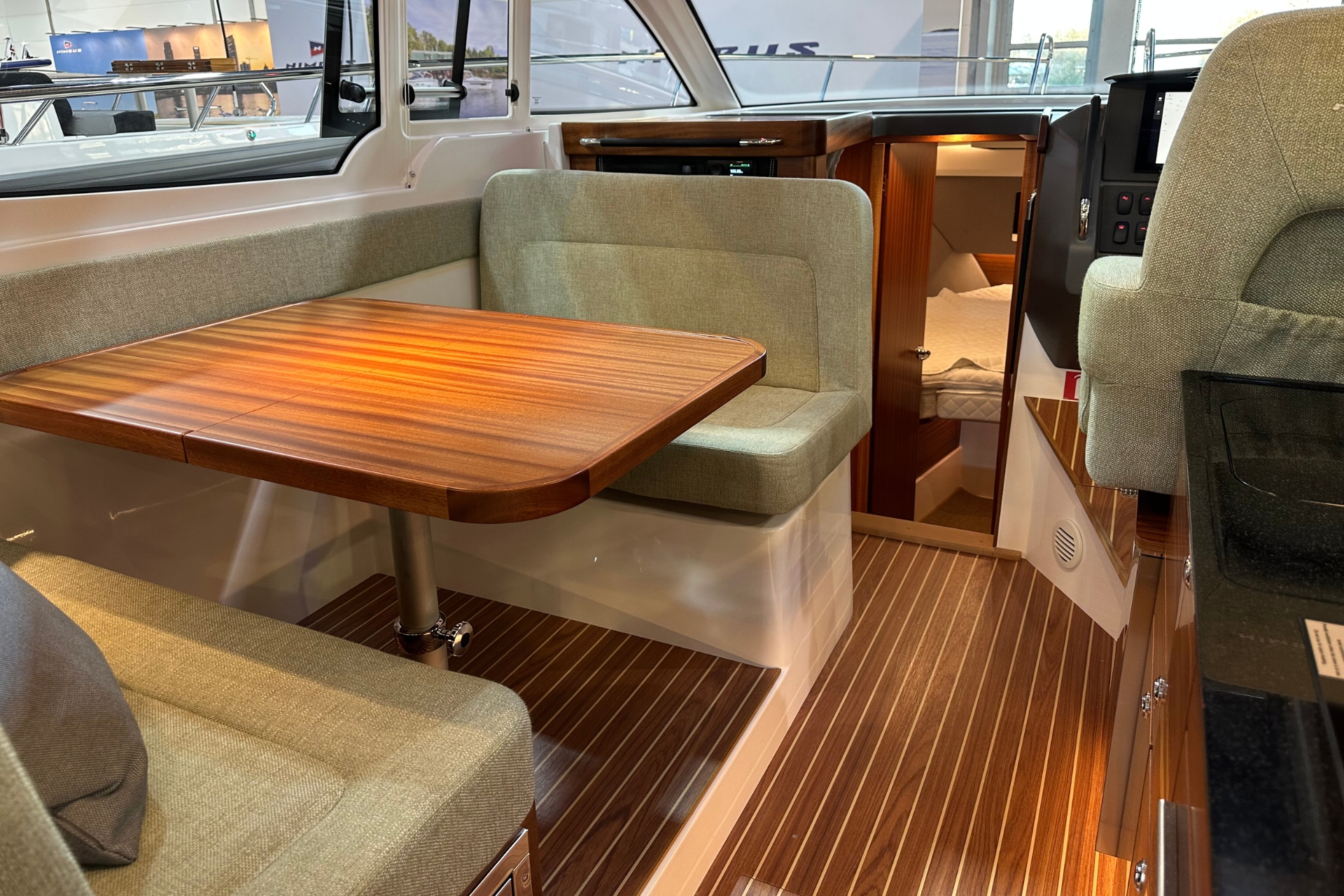 Nimbus 305 Coupe — photo 14