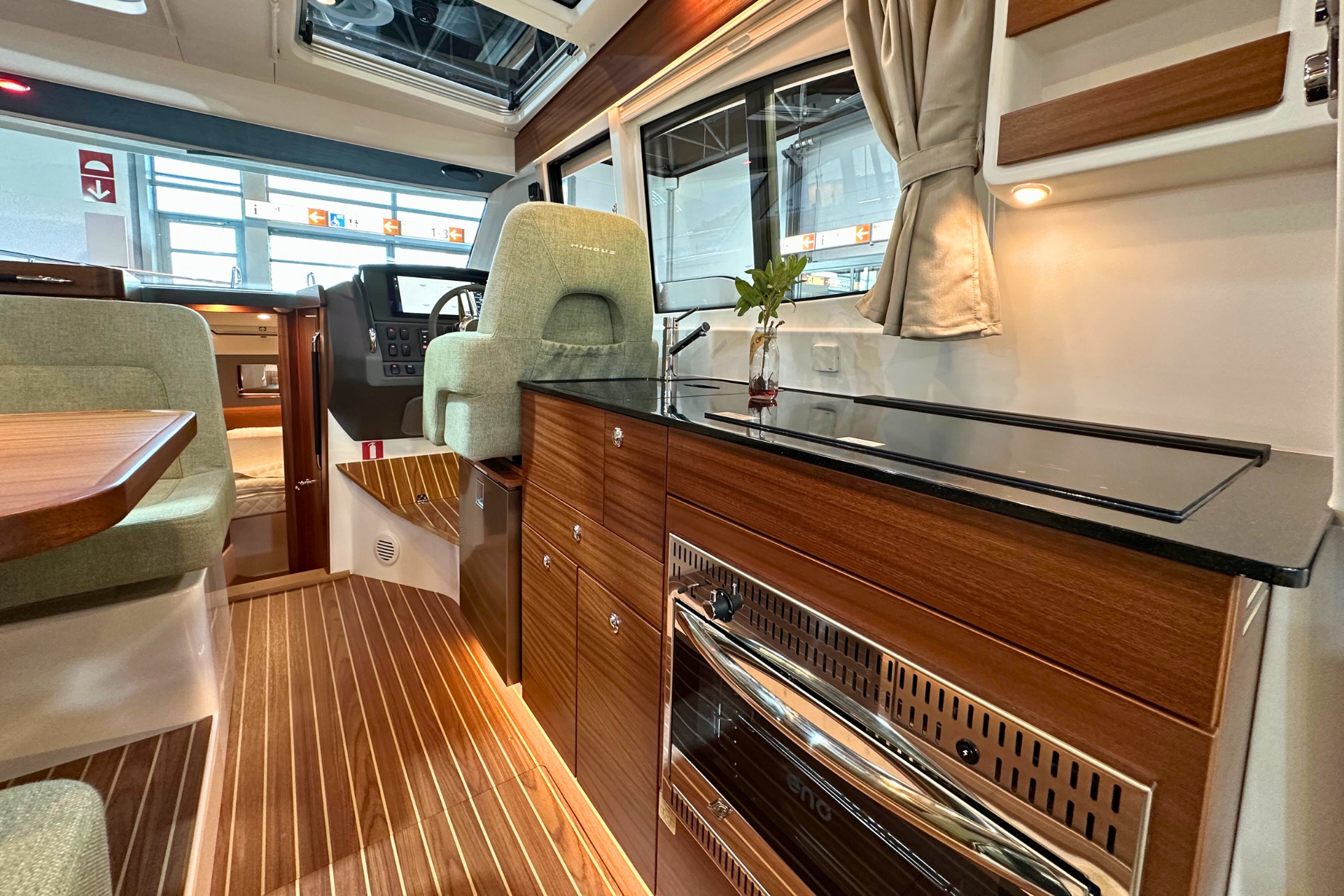 Nimbus 305 Coupe — photo 24