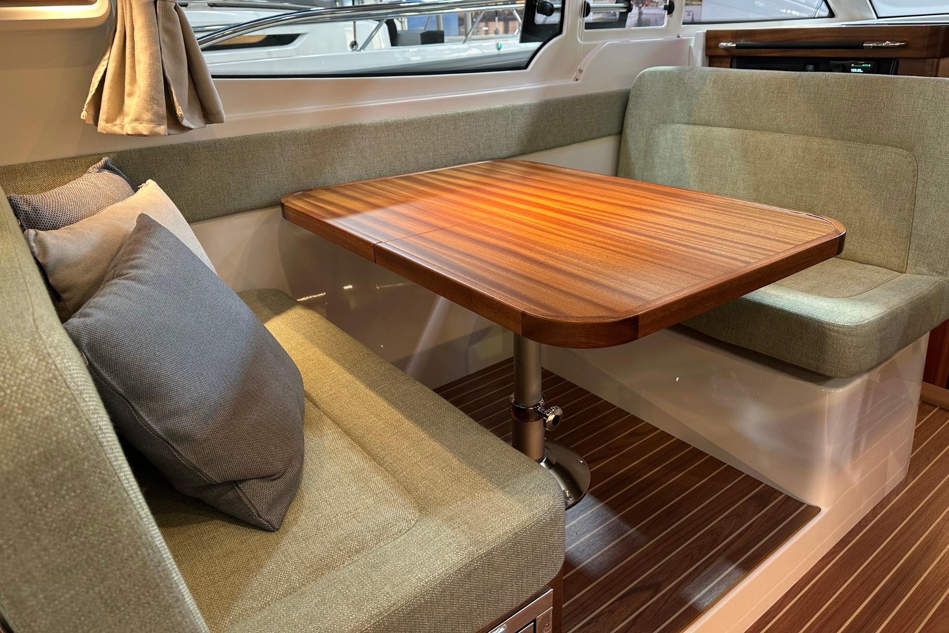Nimbus 305 Coupe — photo 28