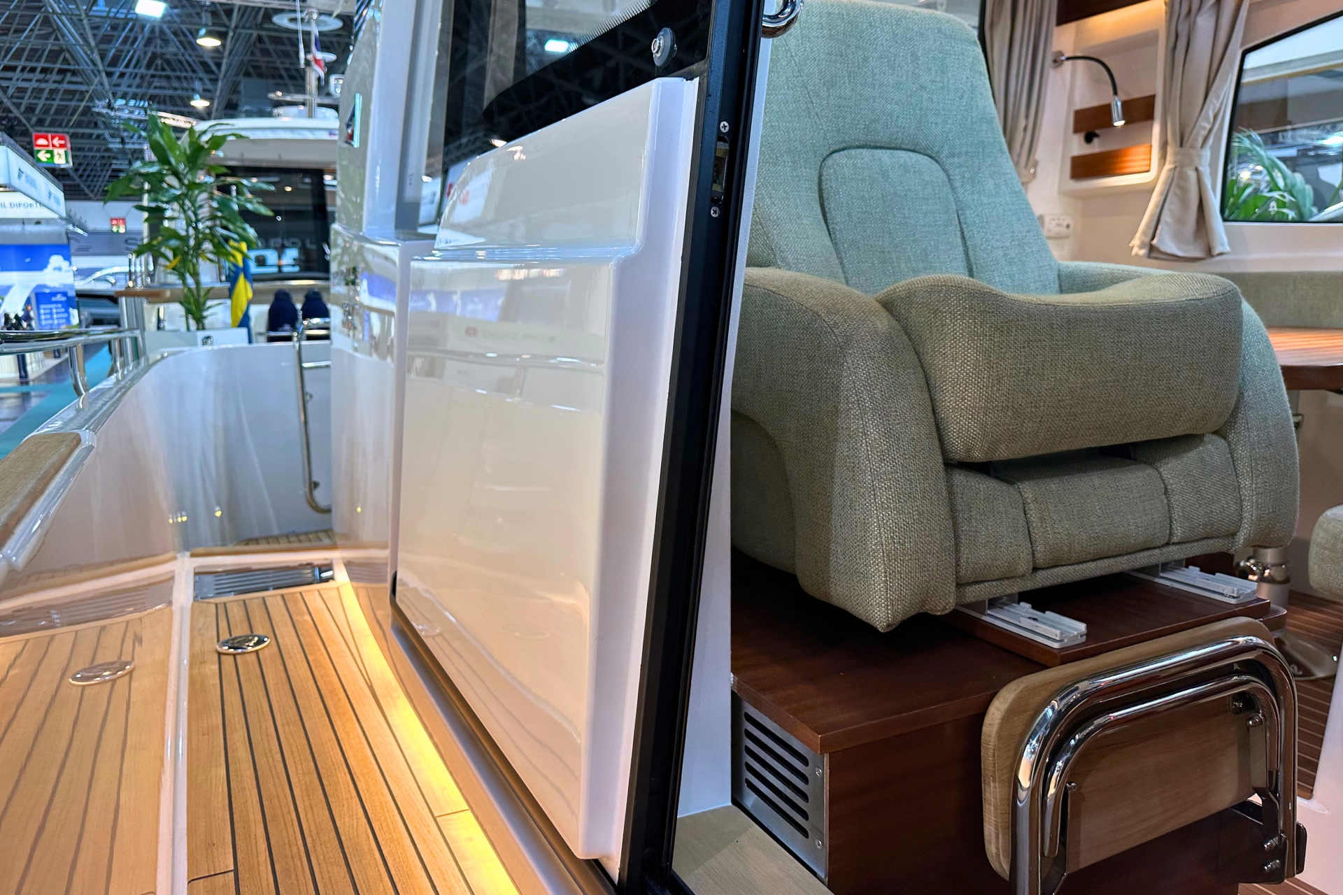 Nimbus 305 Coupe — photo 12