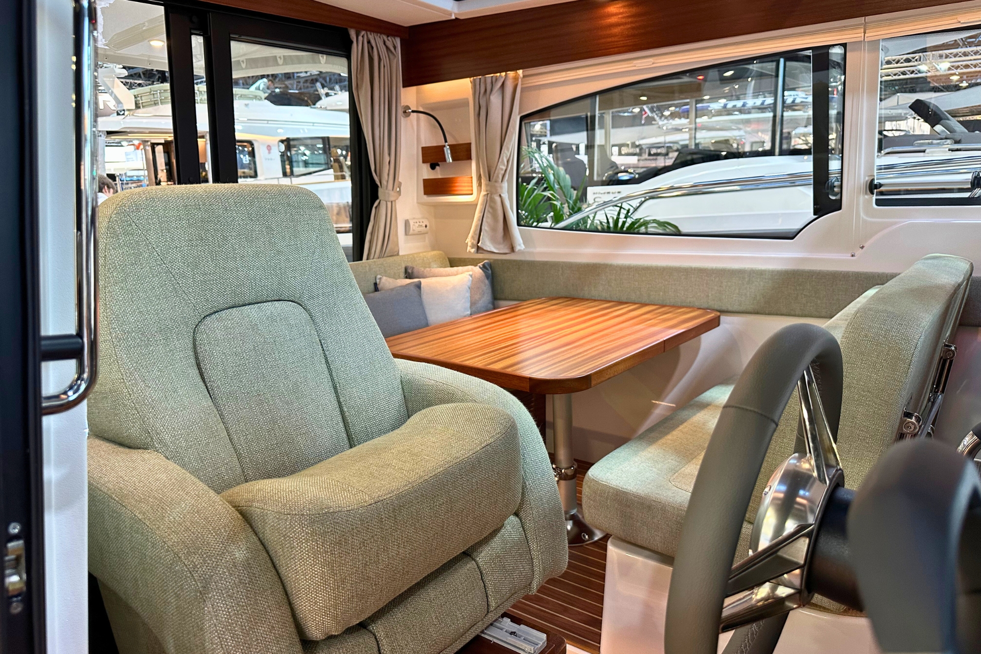 Nimbus 305 Coupe — photo 21