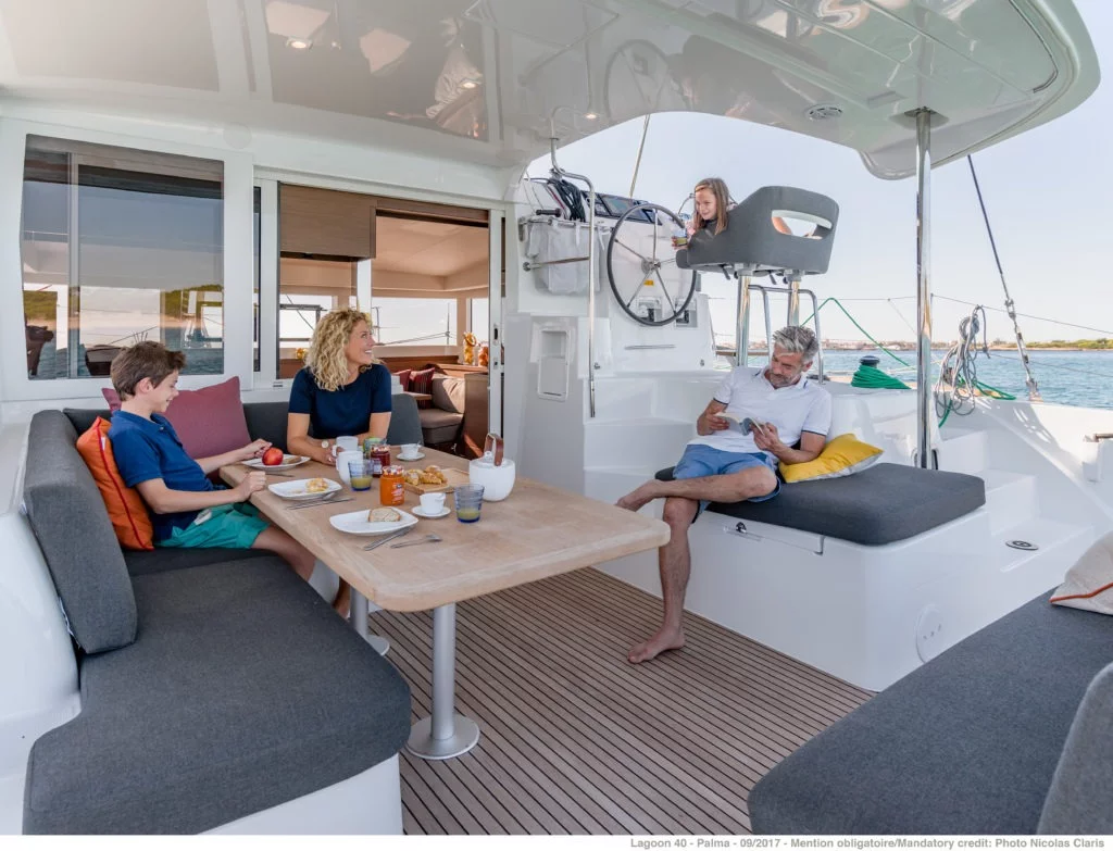 Lagoon 40 (Nina (, Gen 10KWA, watermaker, electric winch))  - 1