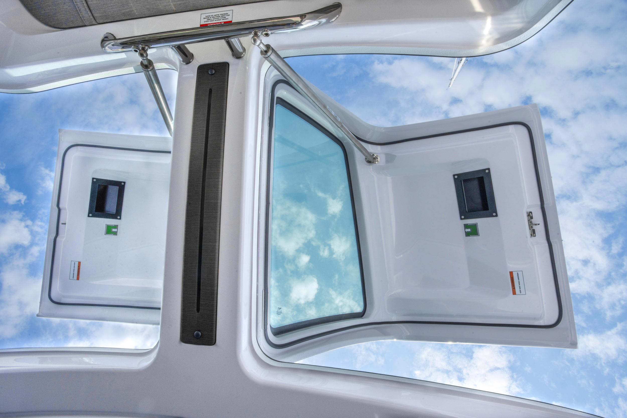 Photo #4 - Axopar 37 Sun Top (2 cabins) (PARALOS) en Lavrion - 61393