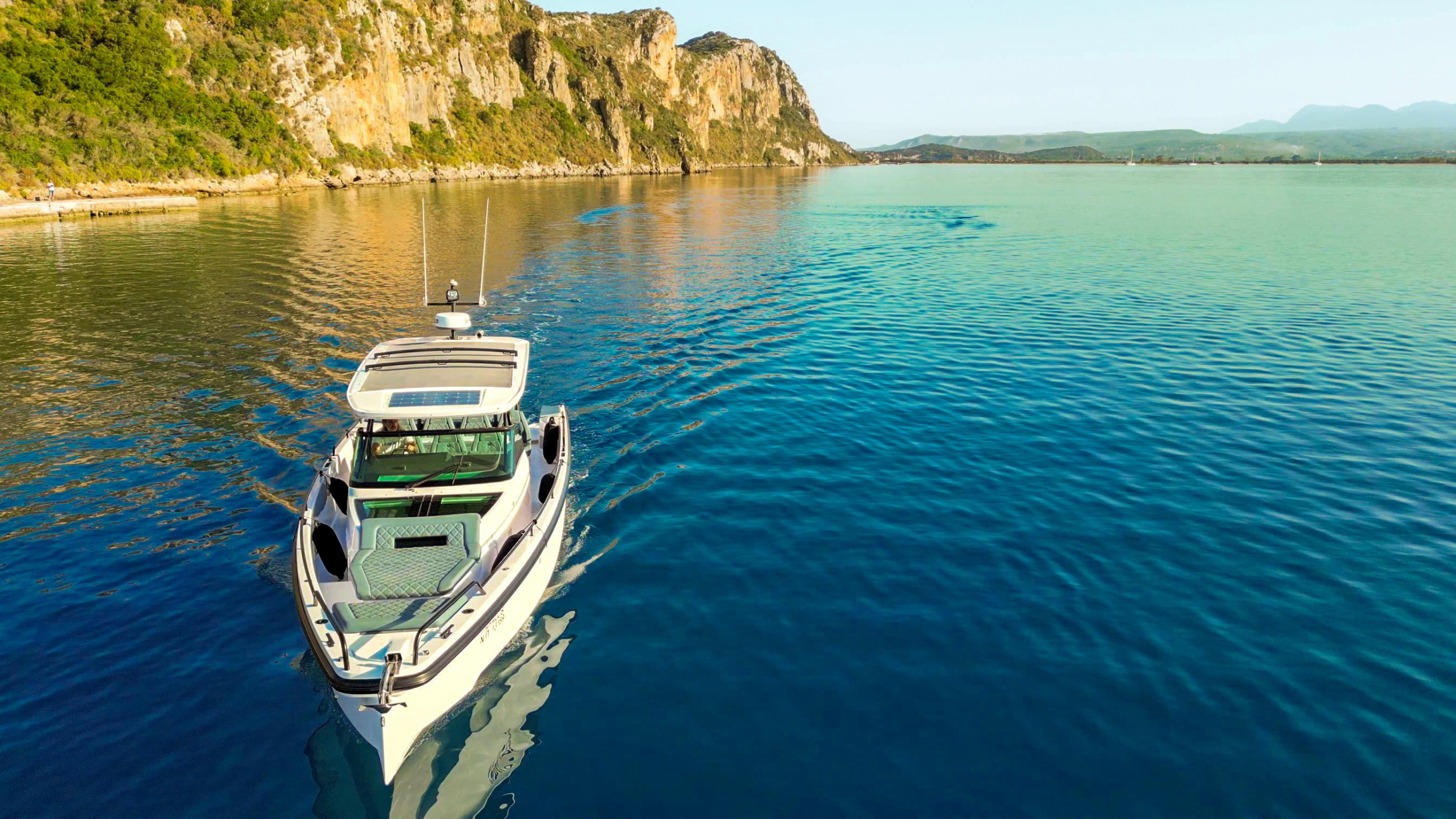 Photo #7 - Axopar 37 Sun Top (2 cabins) (PARALOS) en Lavrion - 61393