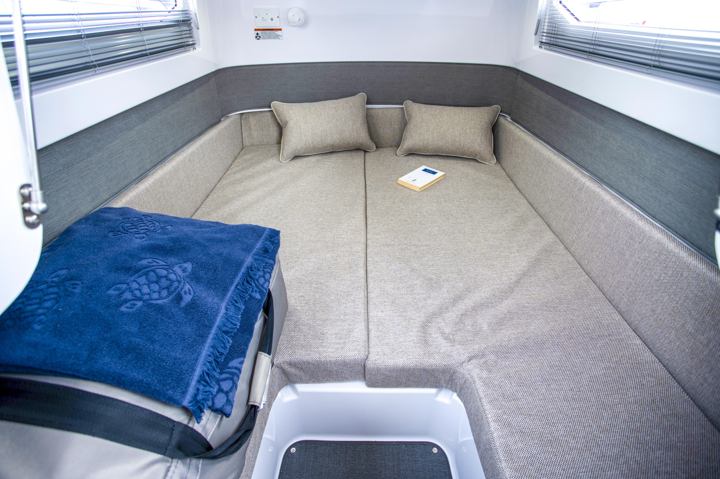 Photo #2 - Axopar 37 Sun Top (2 cabins) (PARALOS) en Lavrion - 61393