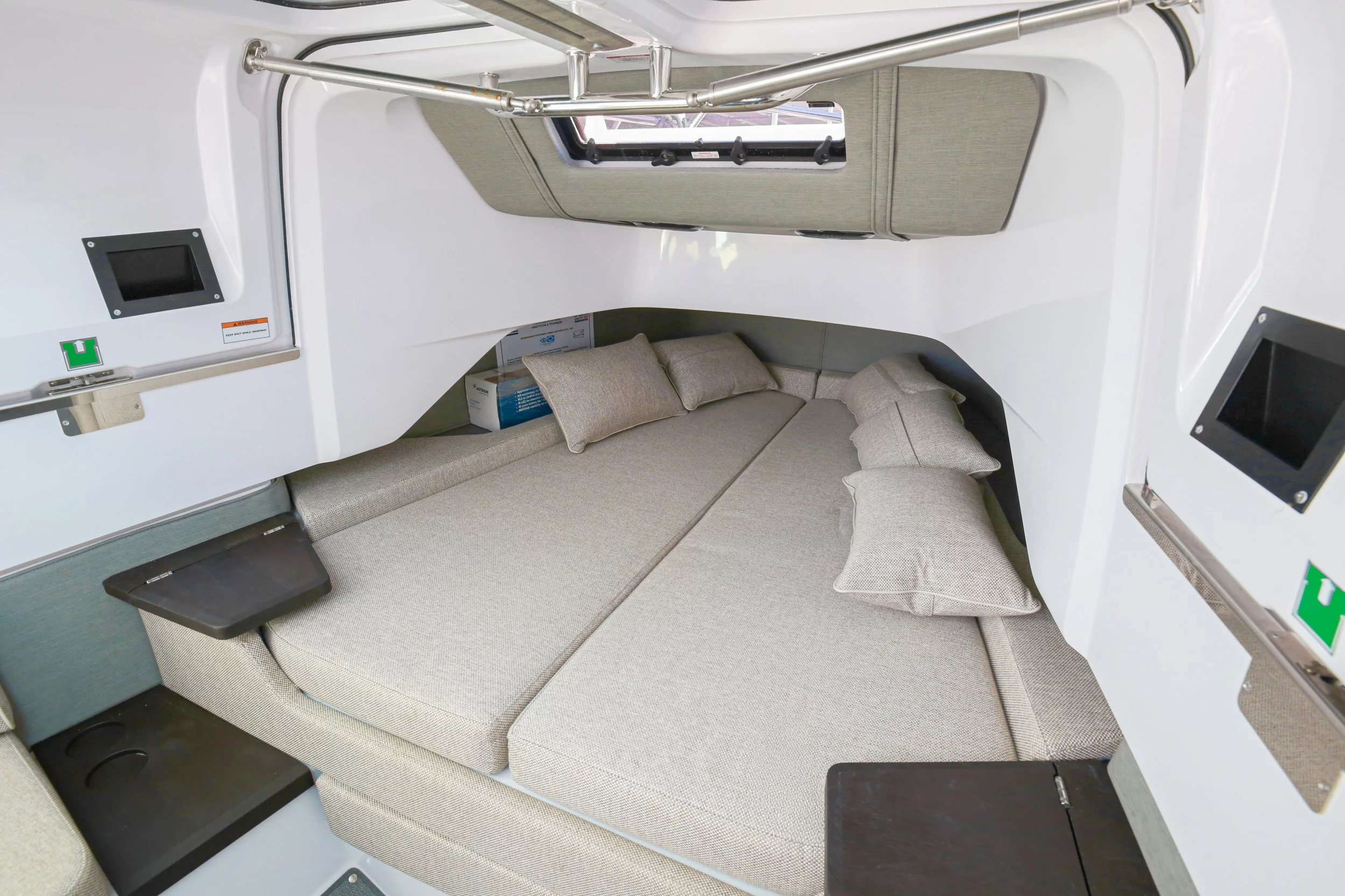 Axopar 37 Sun Top (1 cabin) (ZEUS)  - 9