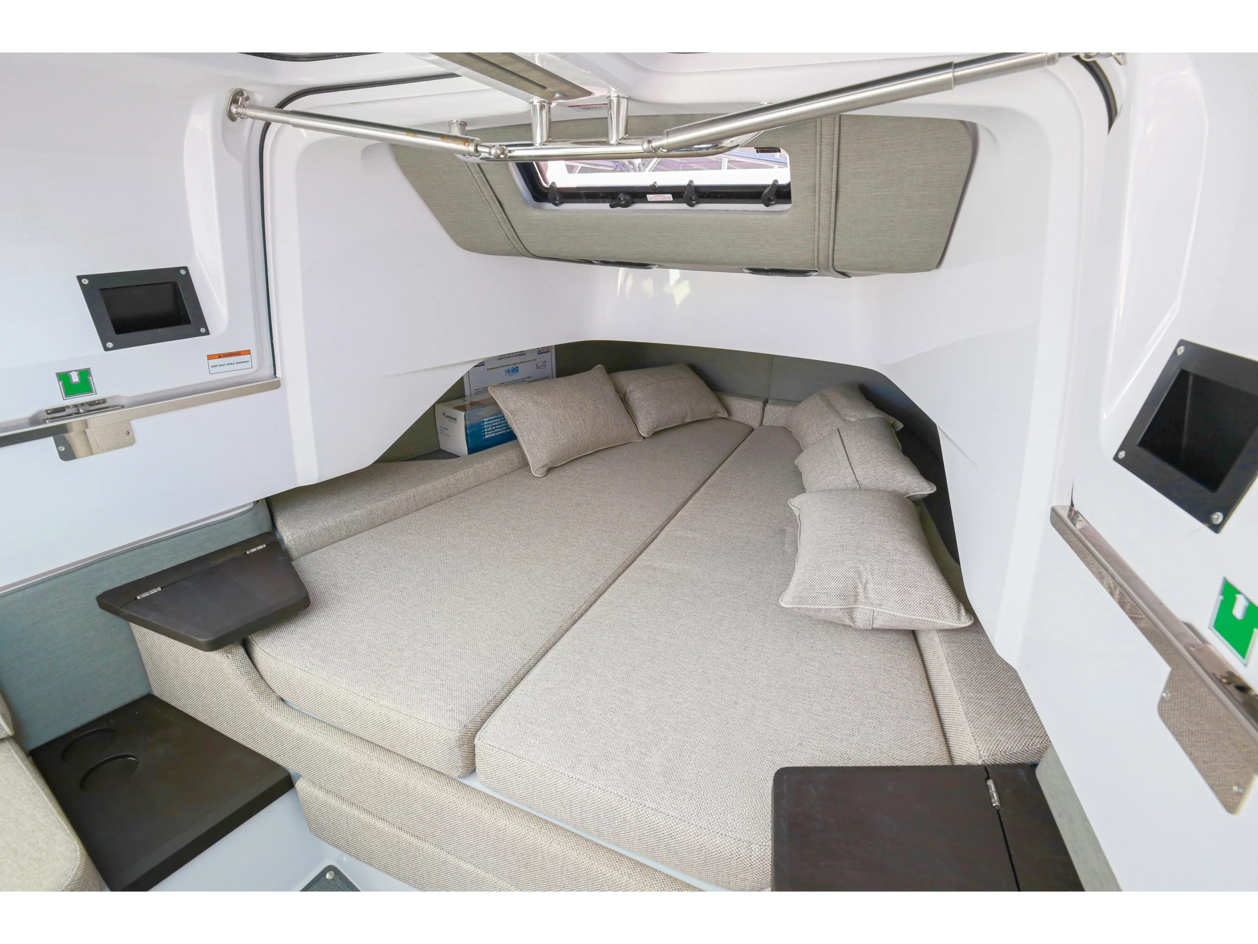 Axopar 37 Sun Top (1 cabin) (ZEUS) Interior image - 12